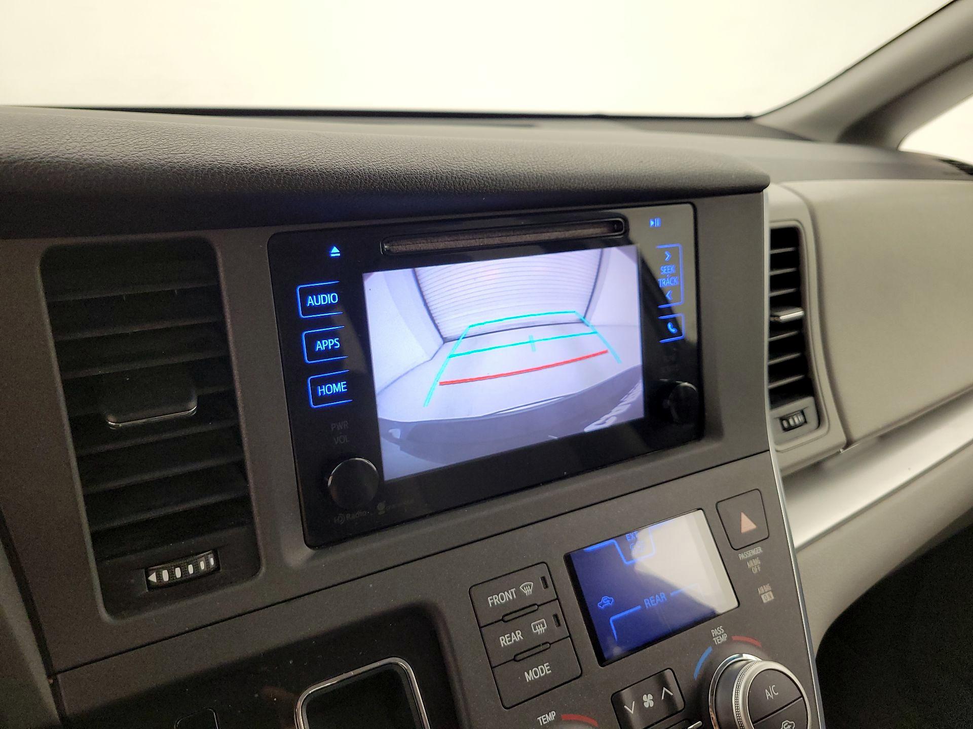 Thumbnail: 2015 Toyota Sienna - 14