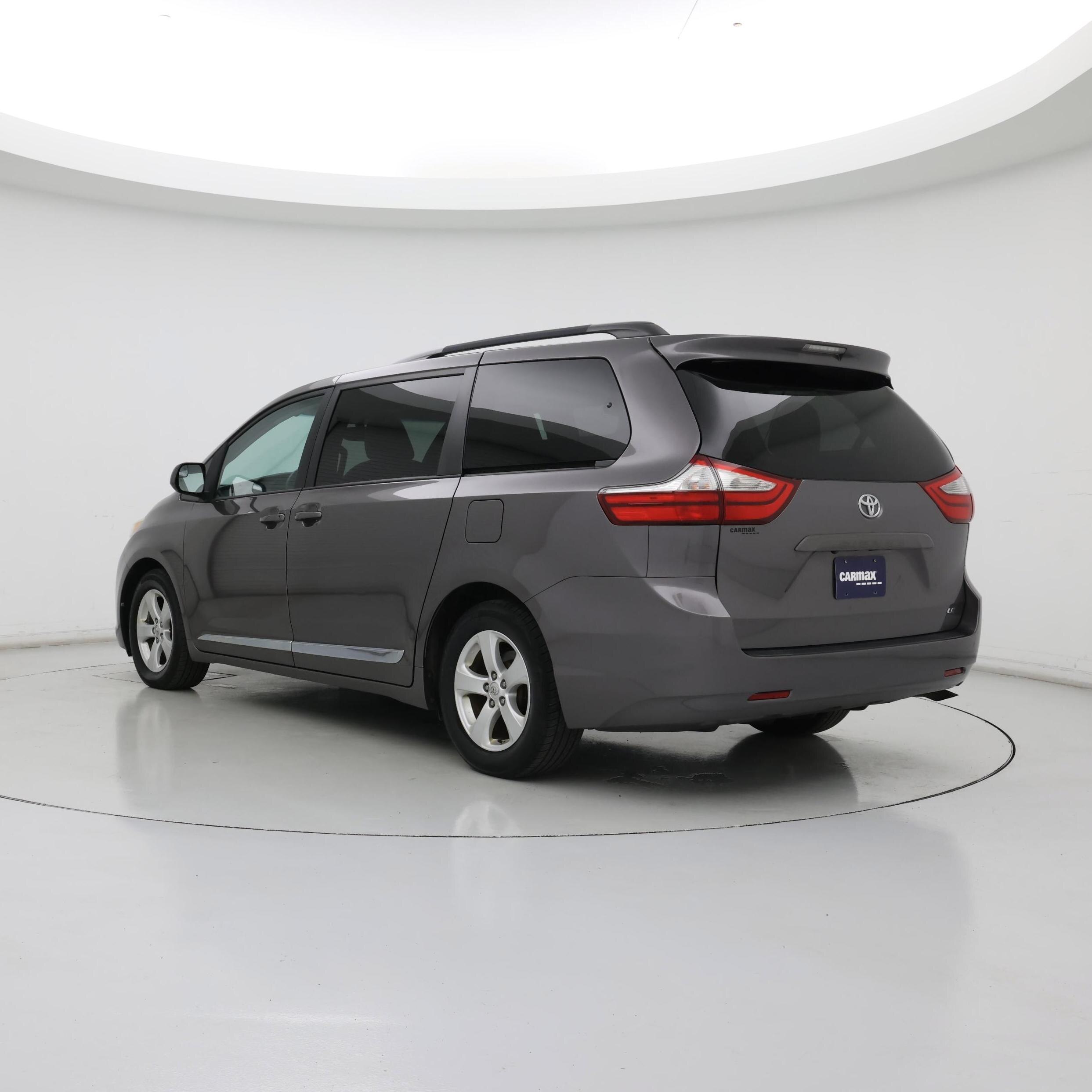Thumbnail: 2015 Toyota Sienna - 2