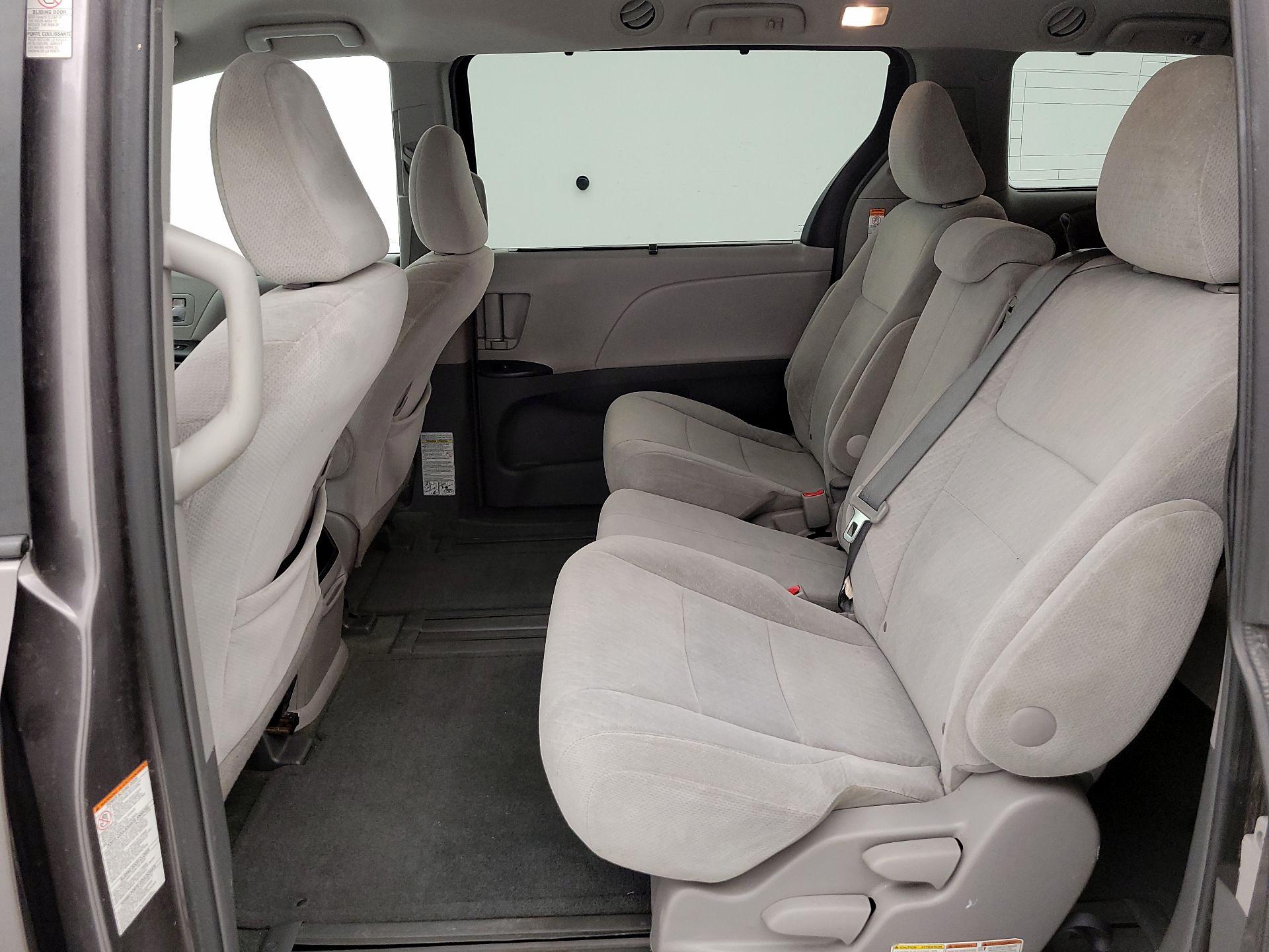 Thumbnail: 2015 Toyota Sienna - 19