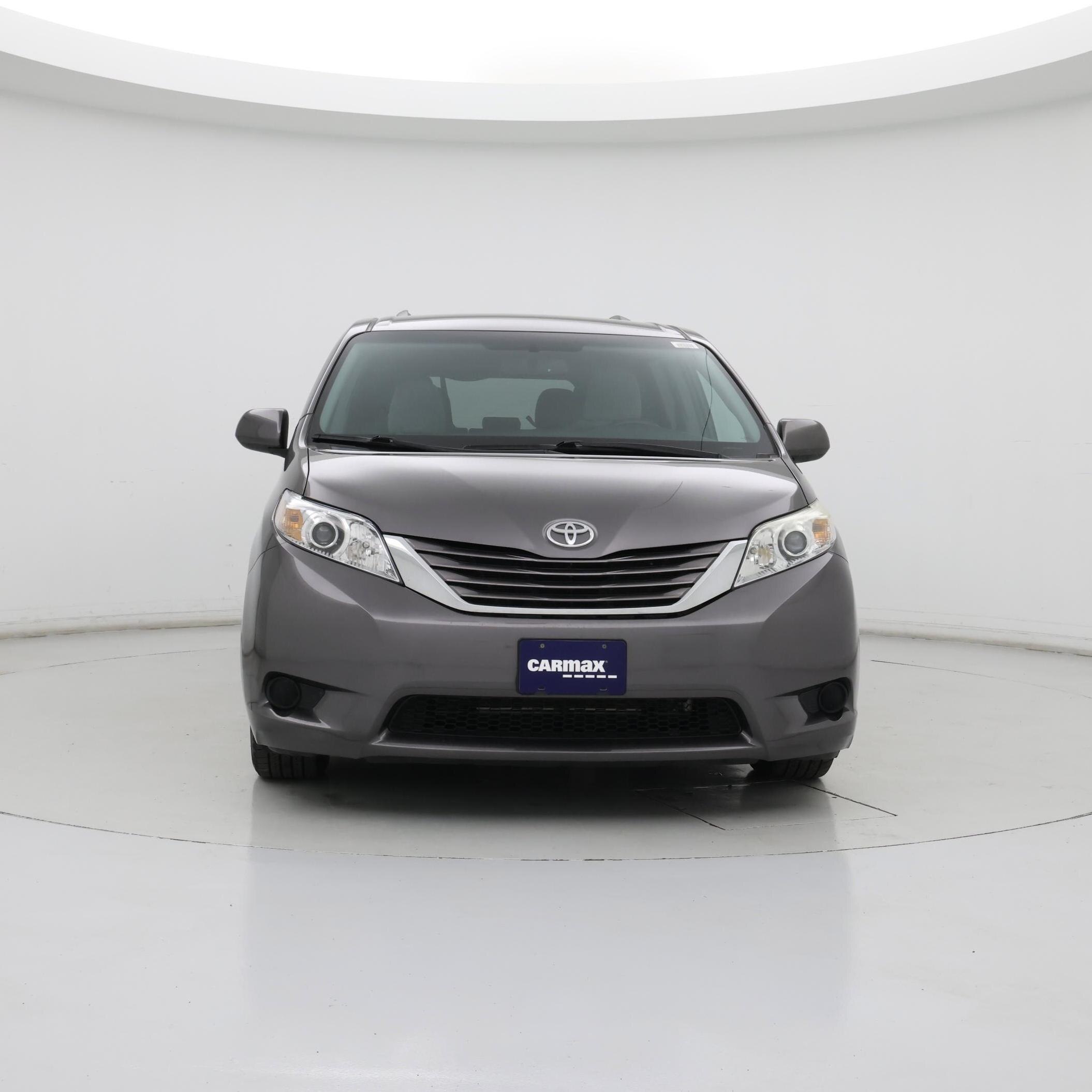 Thumbnail: 2015 Toyota Sienna - 5