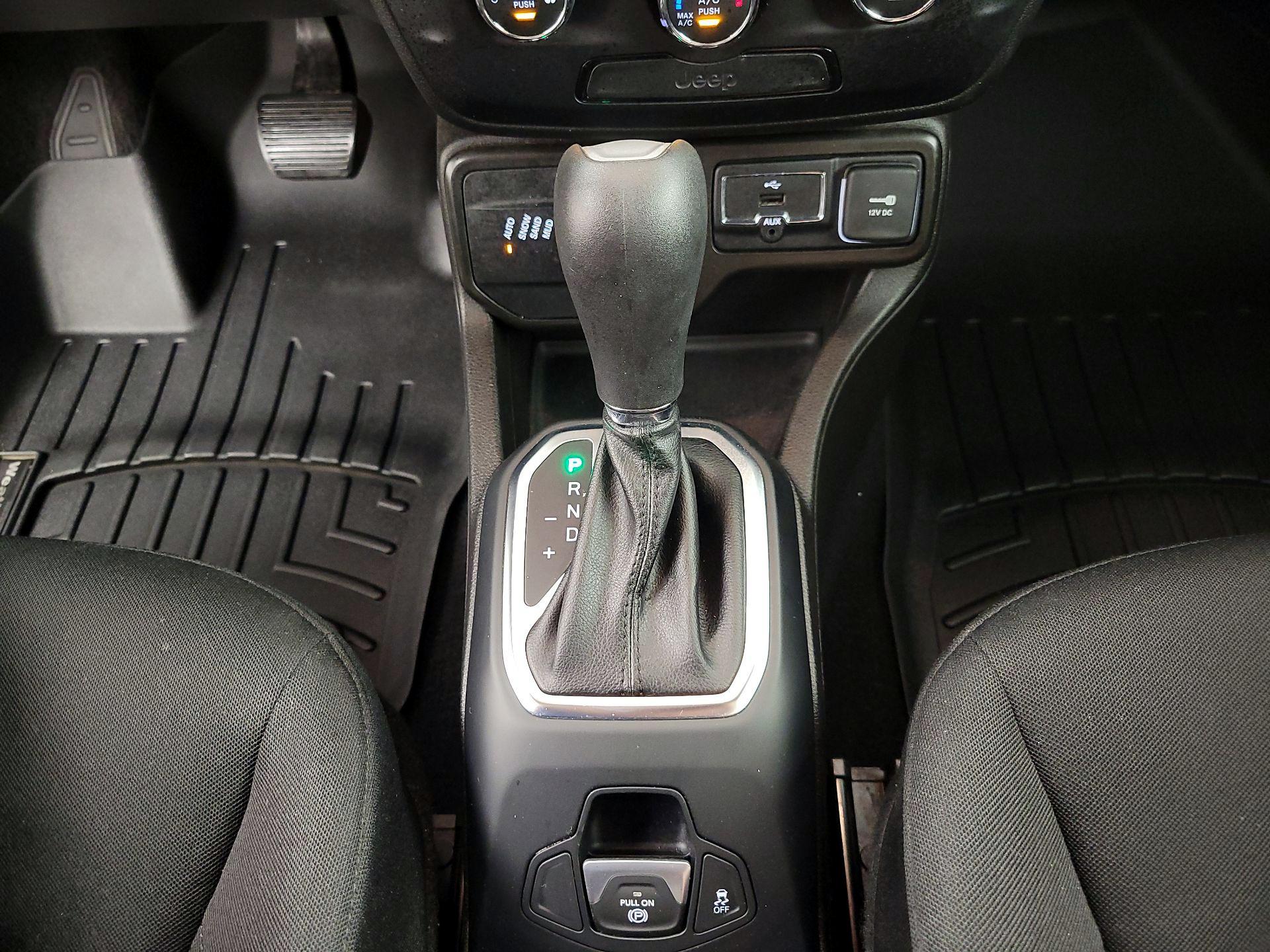Thumbnail: 2020 Jeep Renegade - 17