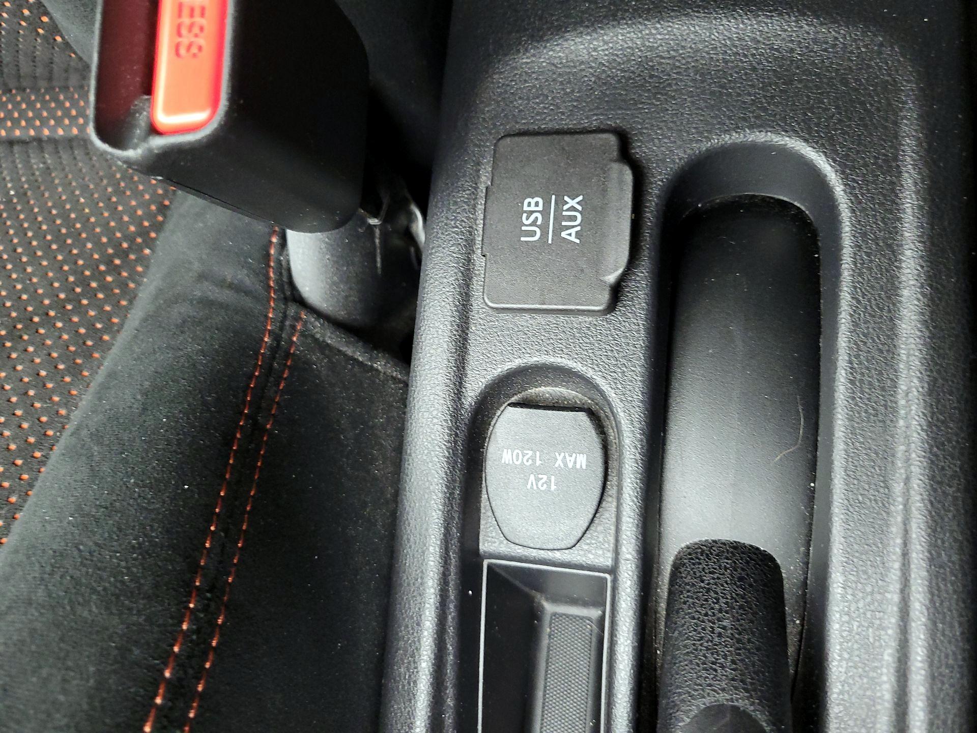 Thumbnail: 2015 Nissan Versa Note - 19