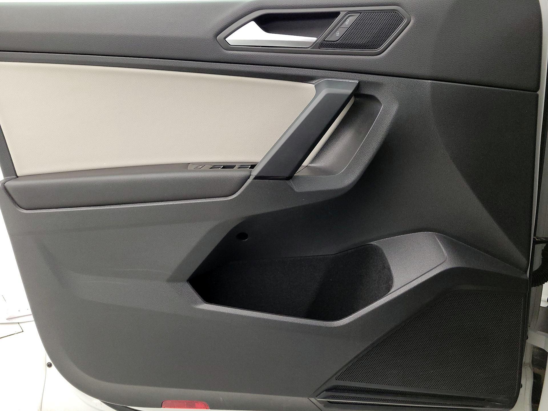 Thumbnail: 2019 Volkswagen Tiguan - 12