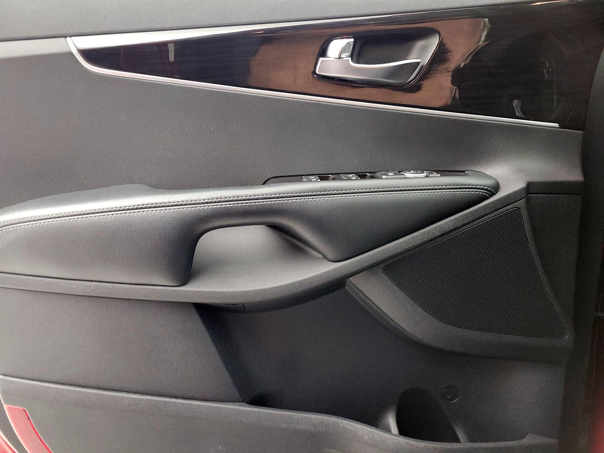 Thumbnail: 2019 Kia Sorento - 12