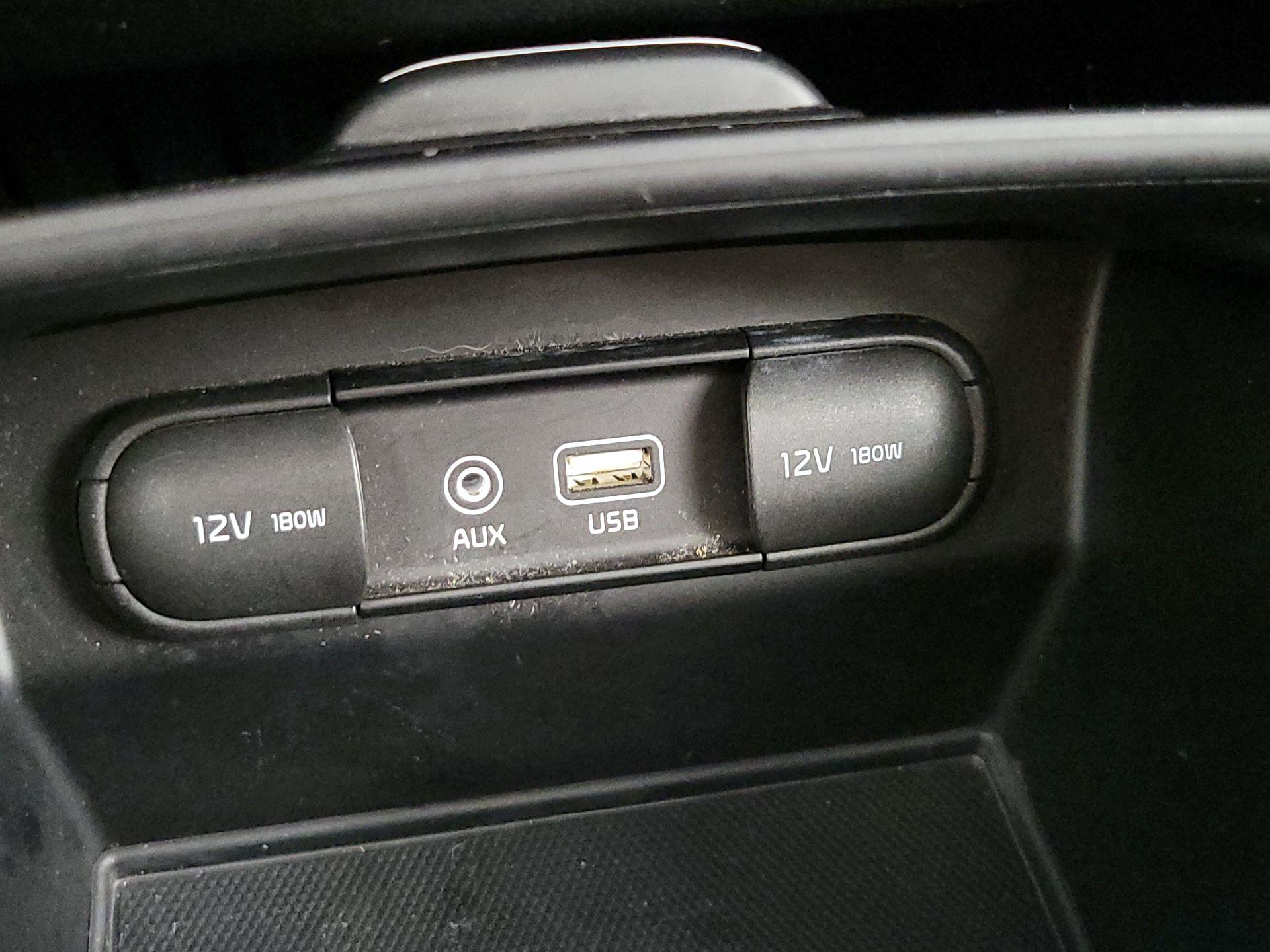 Thumbnail: 2019 Kia Sorento - 18
