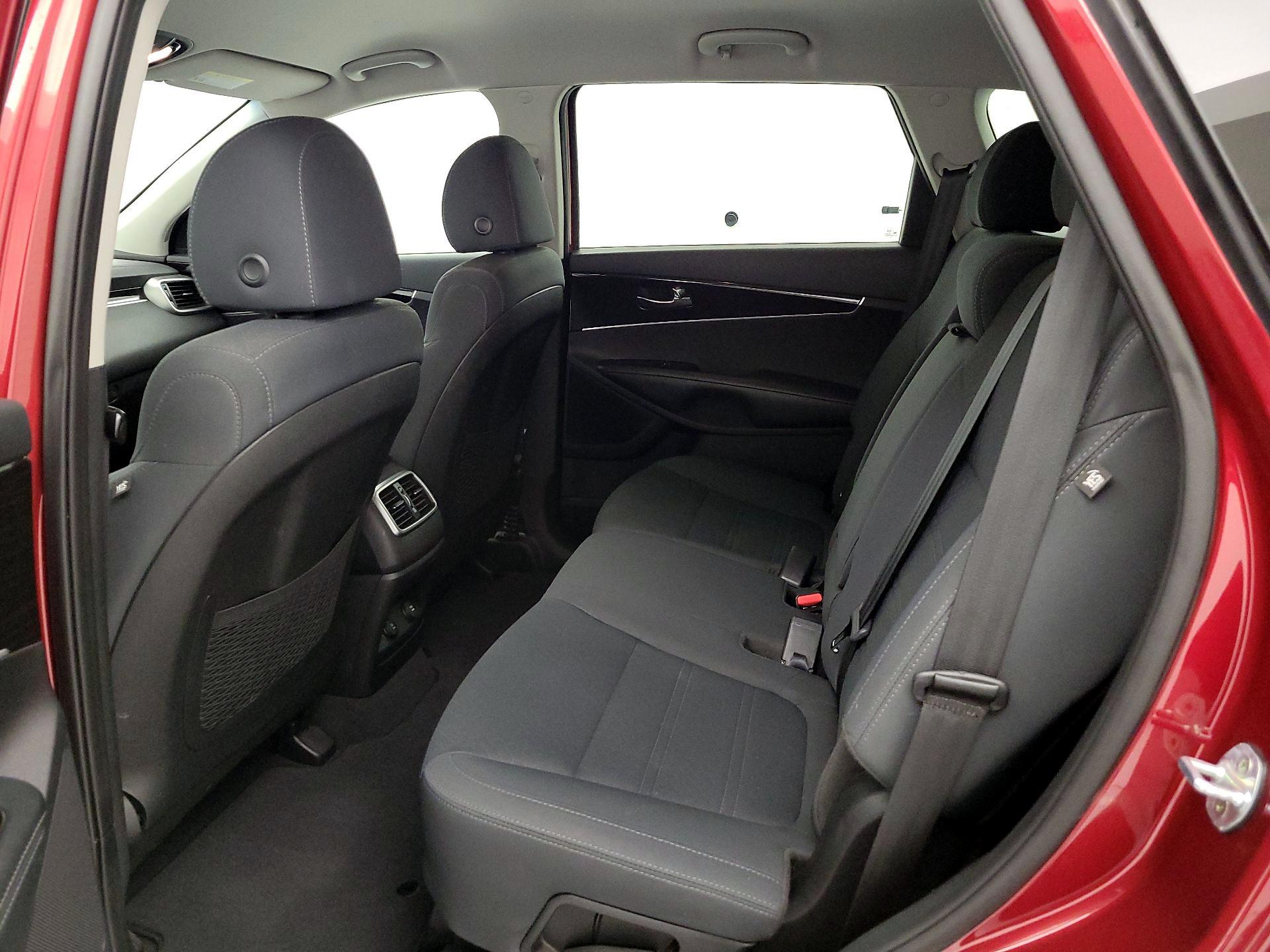Thumbnail: 2019 Kia Sorento - 19