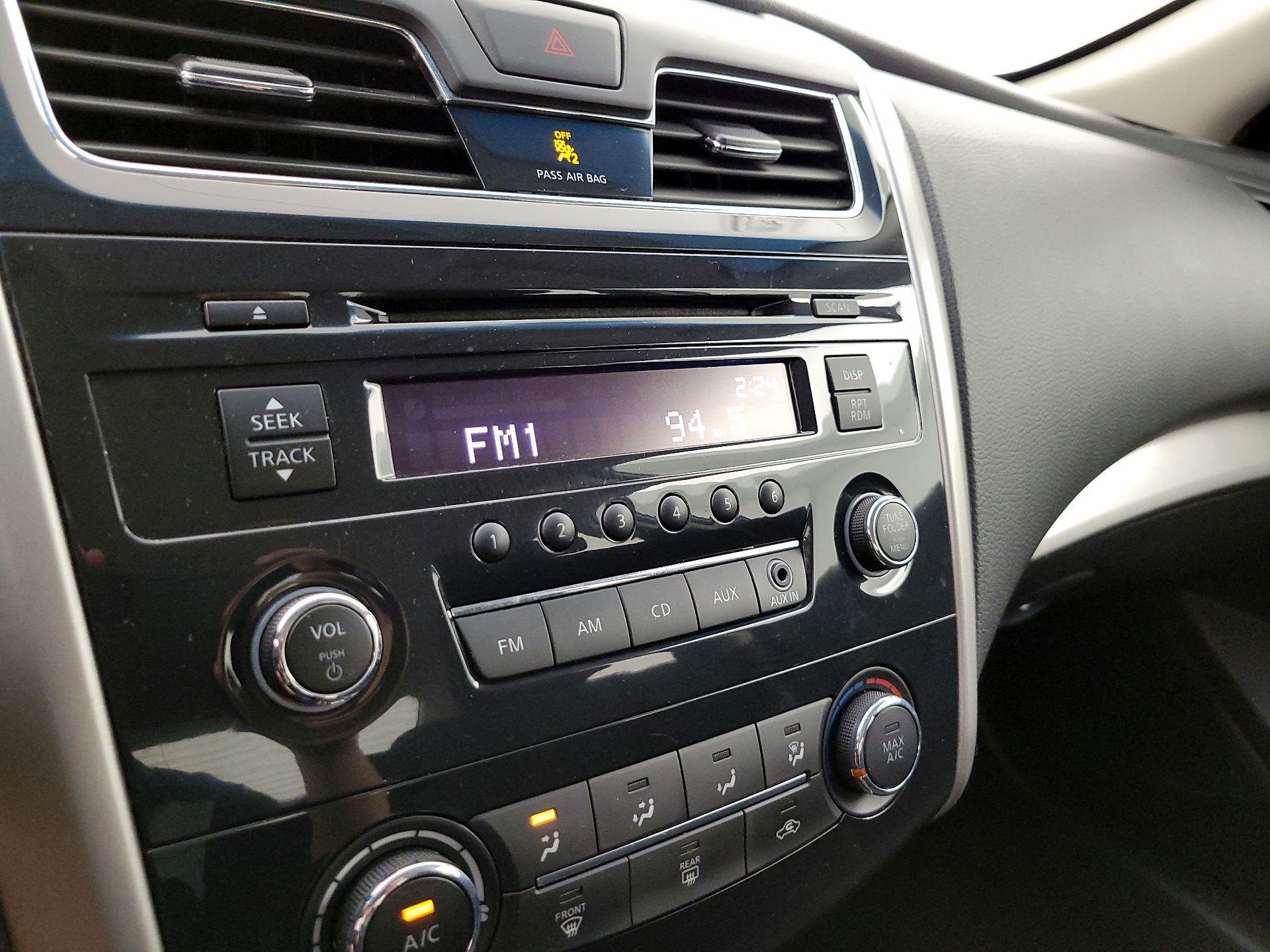 Thumbnail: 2014 Nissan Altima - 14