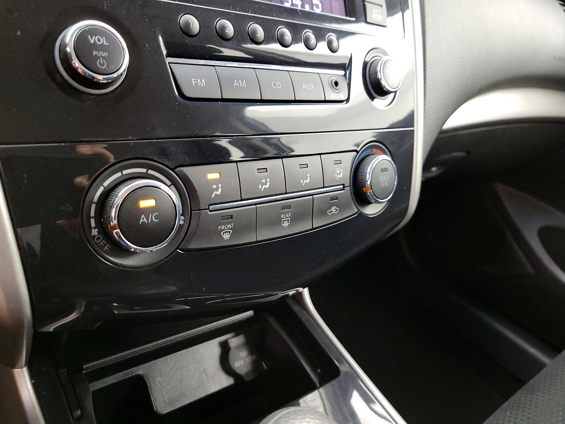 Thumbnail: 2014 Nissan Altima - 15