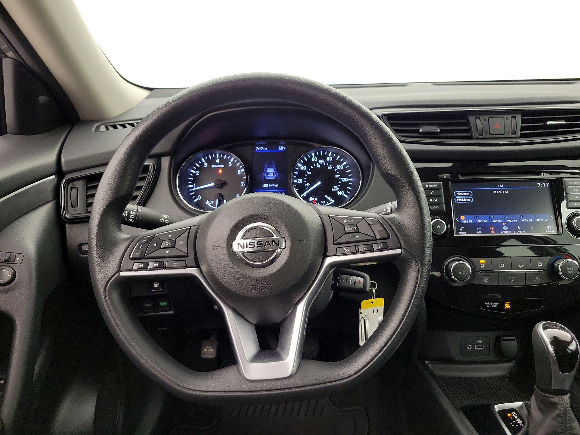 Thumbnail: 2020 Nissan Rogue - 10