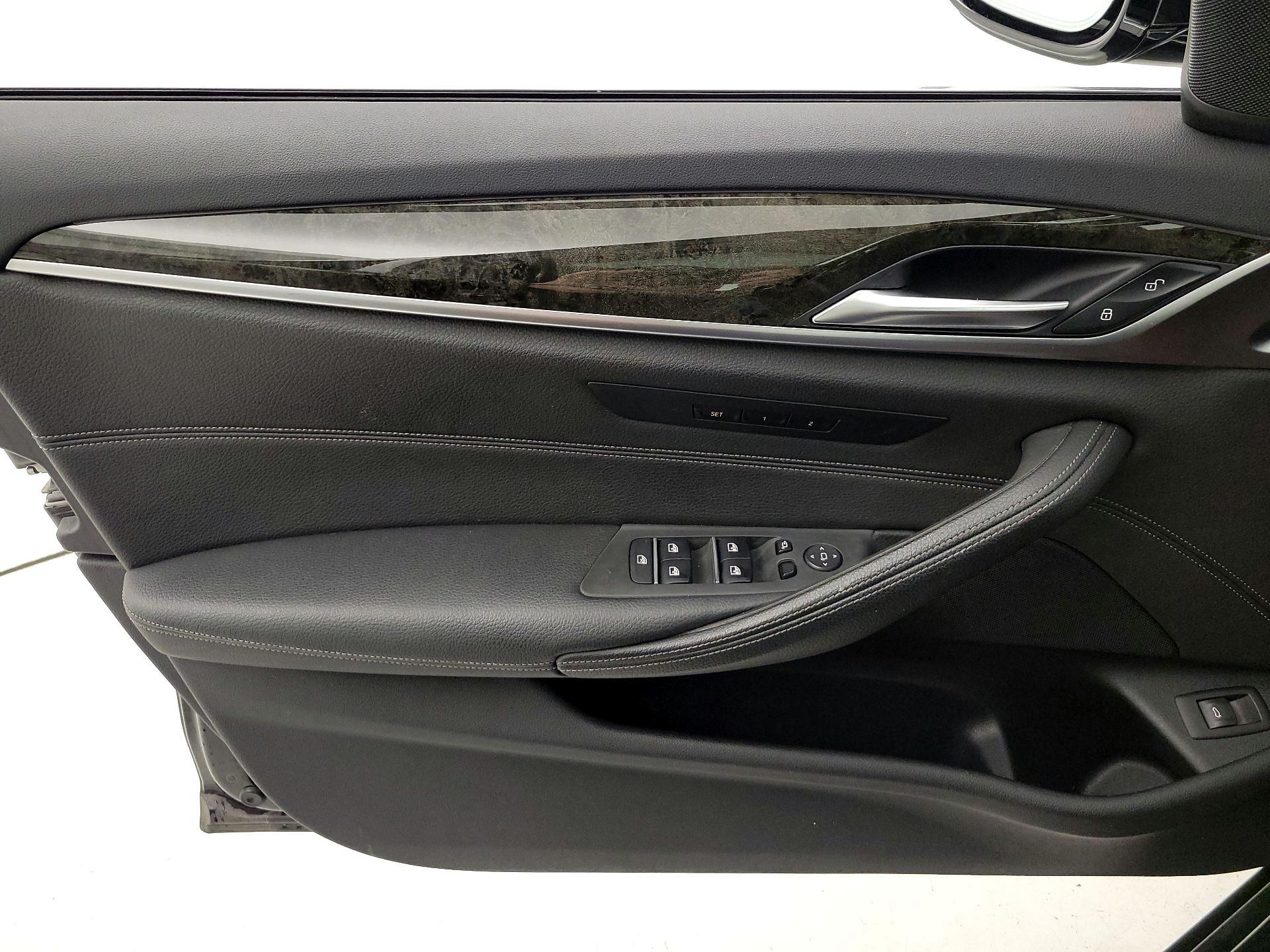 Thumbnail: 2021 BMW 5 Series - 12