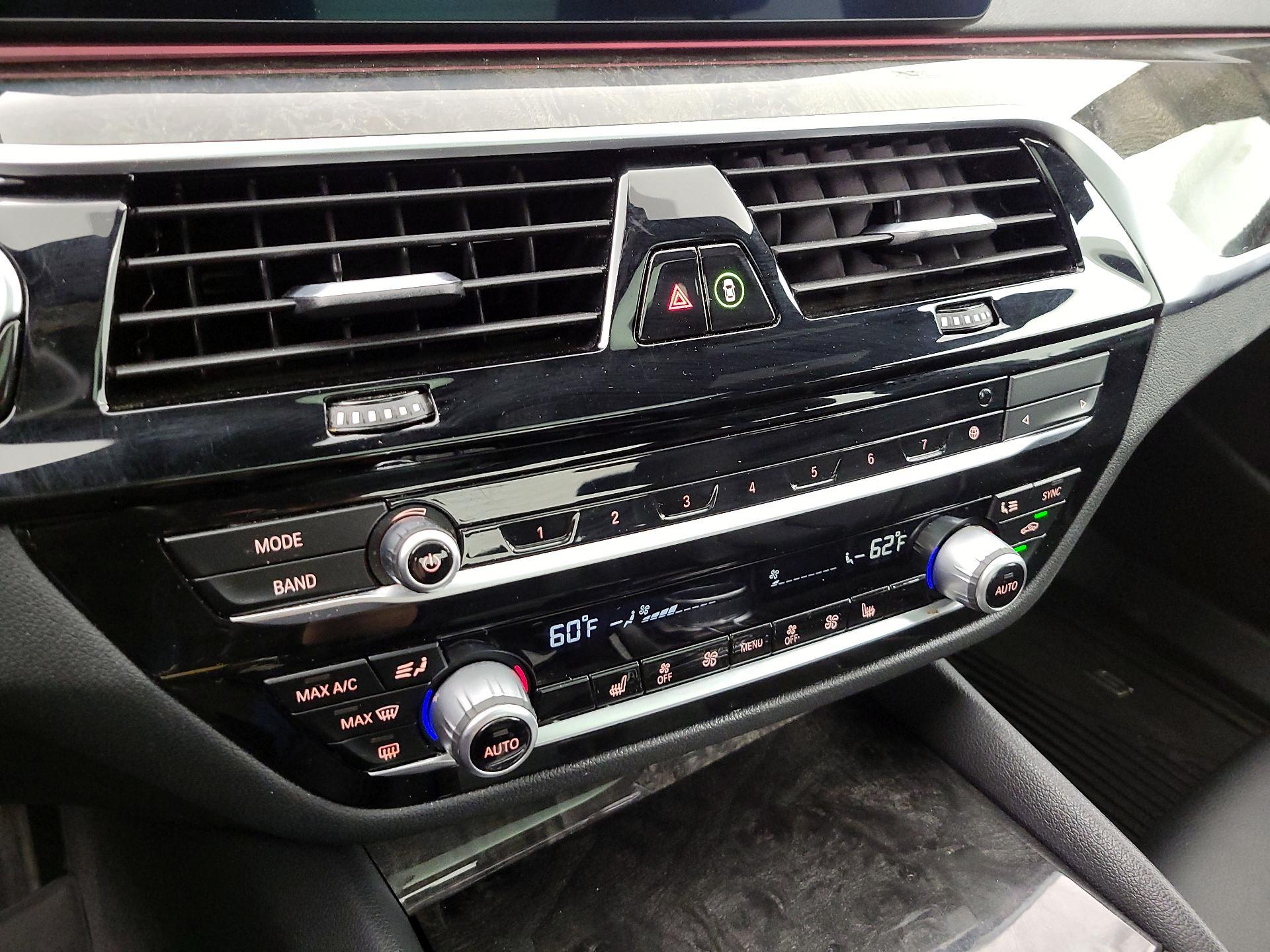 Thumbnail: 2021 BMW 5 Series - 17