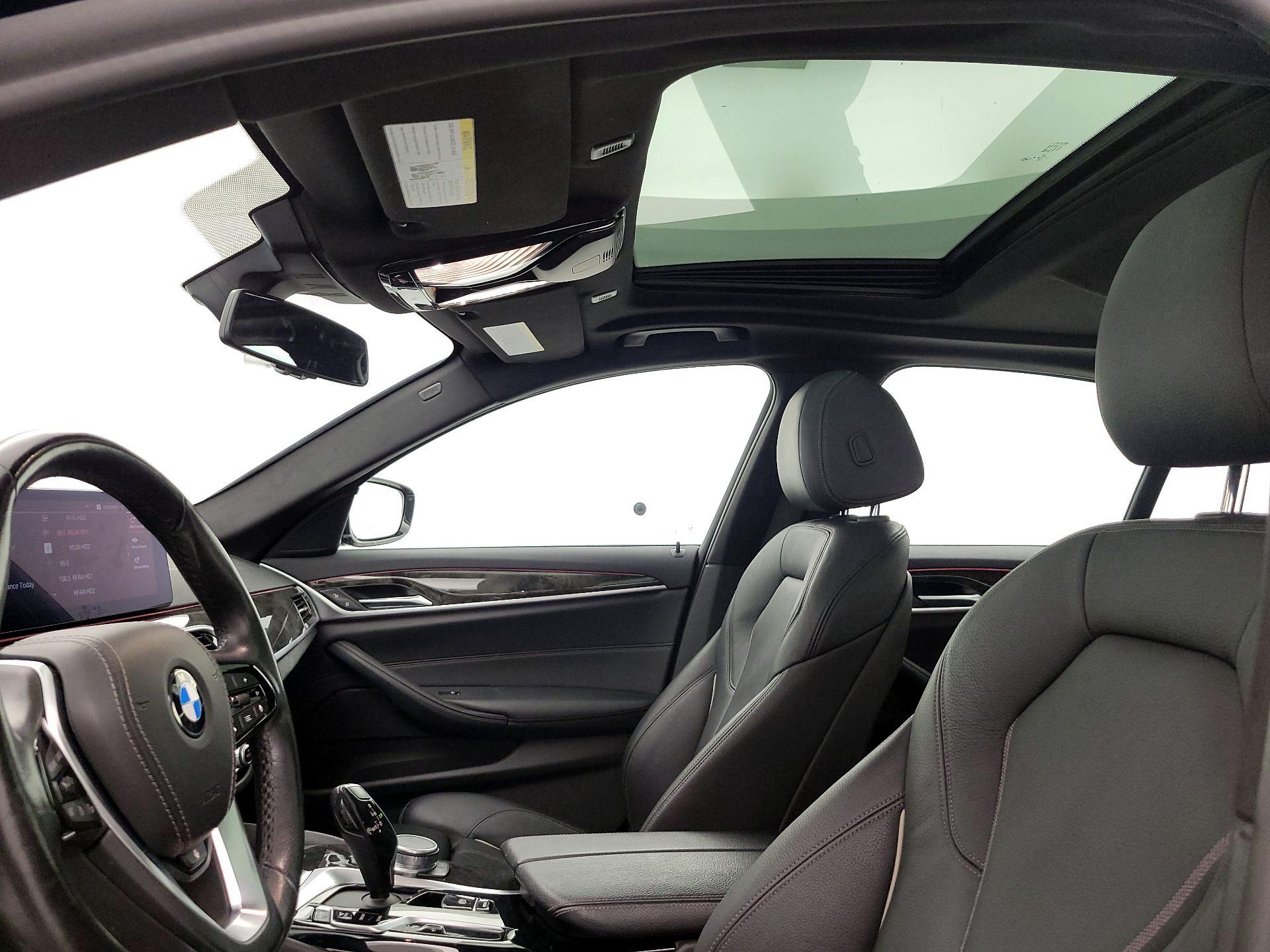 Thumbnail: 2021 BMW 5 Series - 20