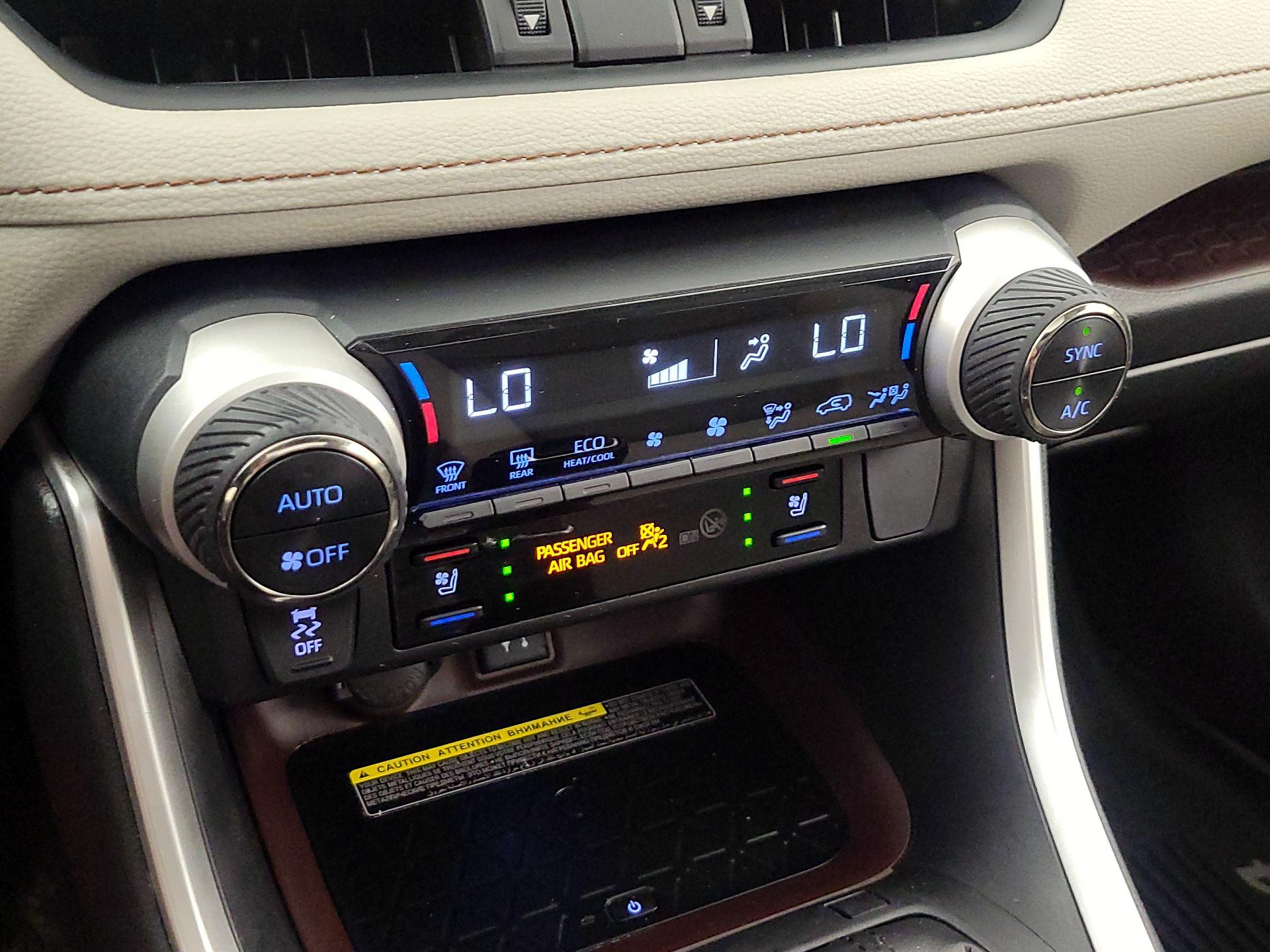 Thumbnail: 2019 Toyota RAV4 - 16