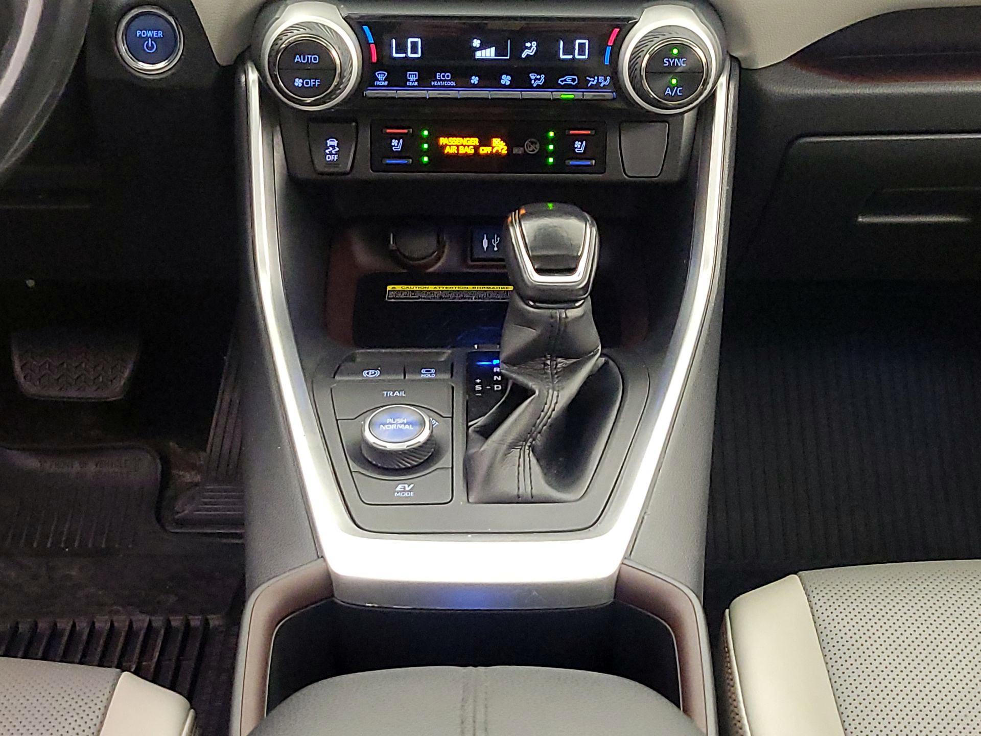 Thumbnail: 2019 Toyota RAV4 - 17