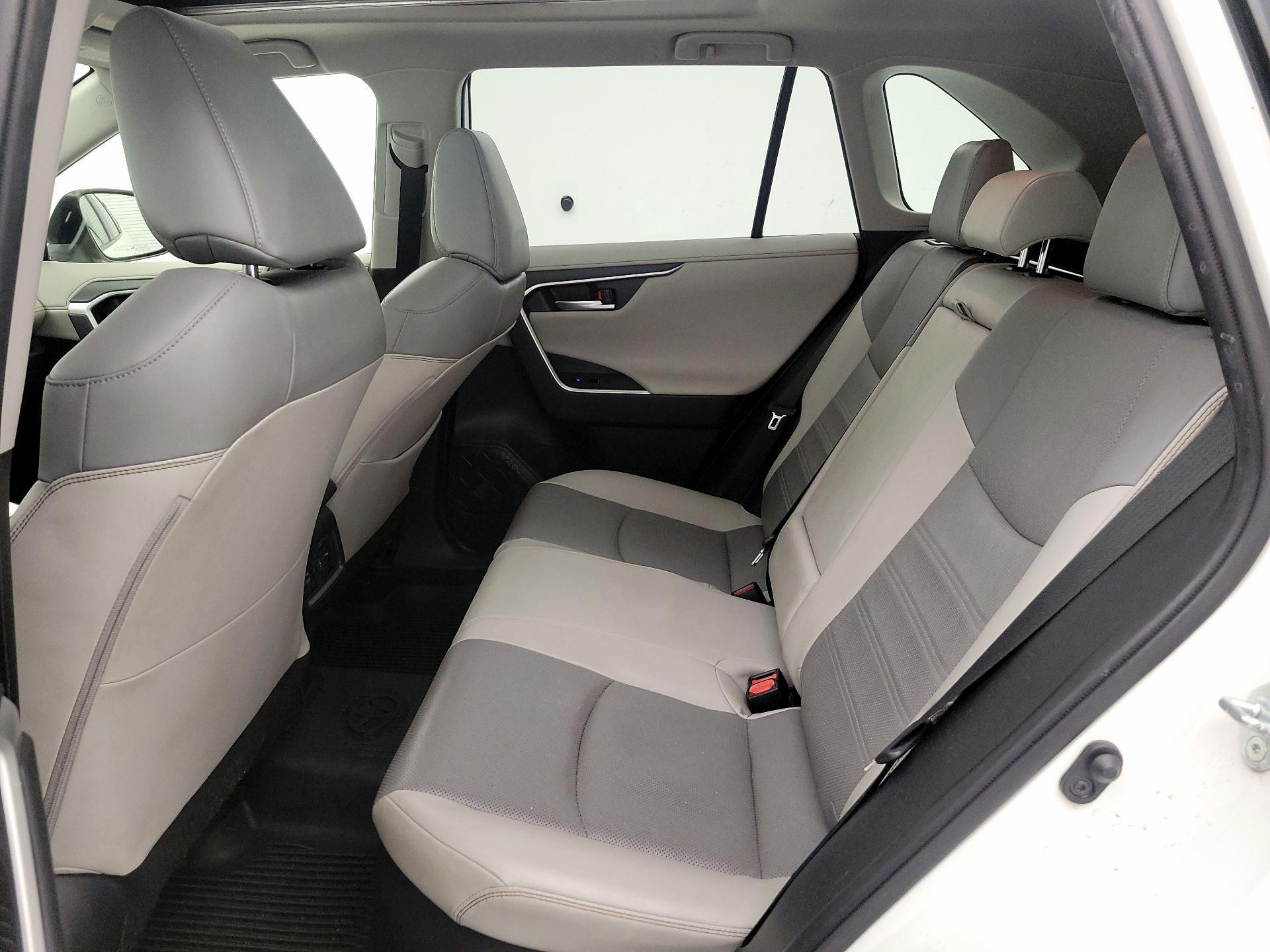 Thumbnail: 2019 Toyota RAV4 - 20