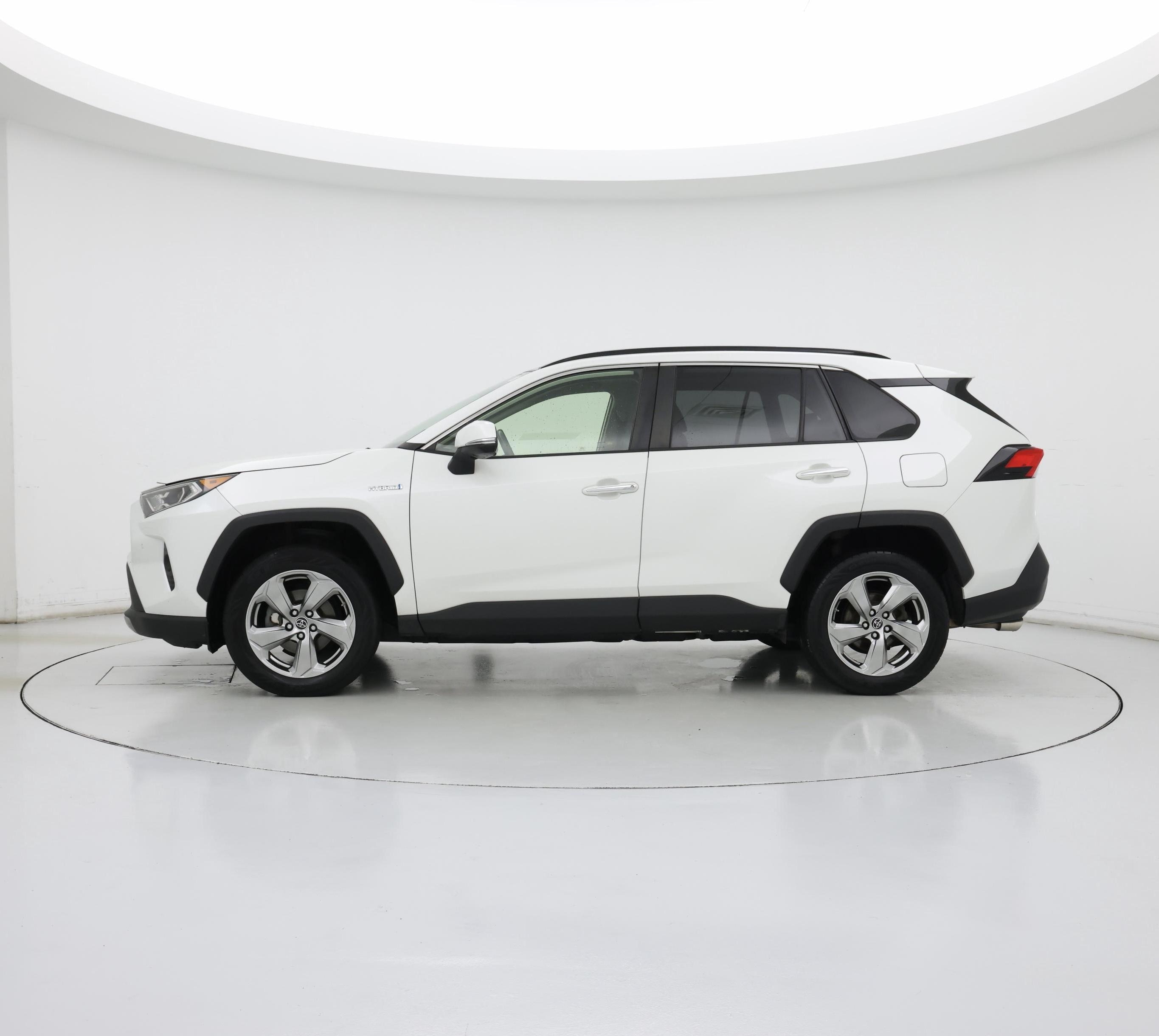Thumbnail: 2019 Toyota RAV4 - 3