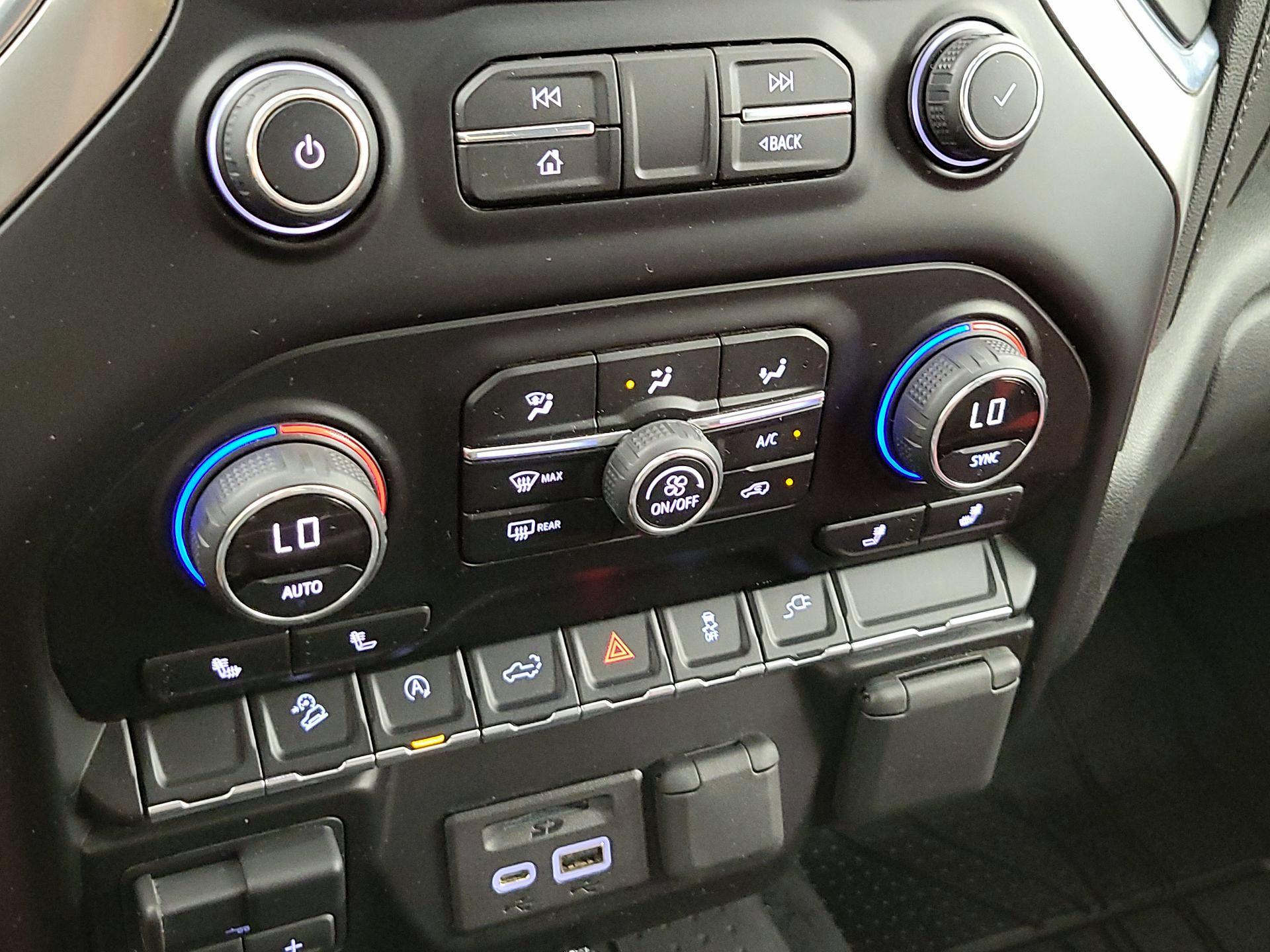 Thumbnail: 2019 Chevrolet Silverado 1500 - 16