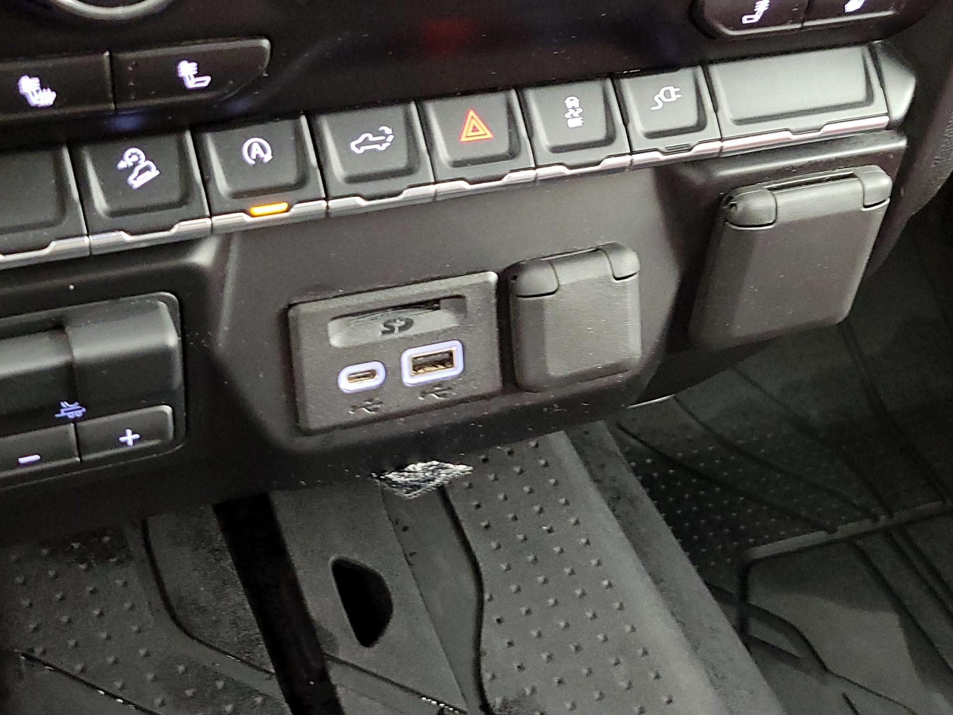 Thumbnail: 2019 Chevrolet Silverado 1500 - 18