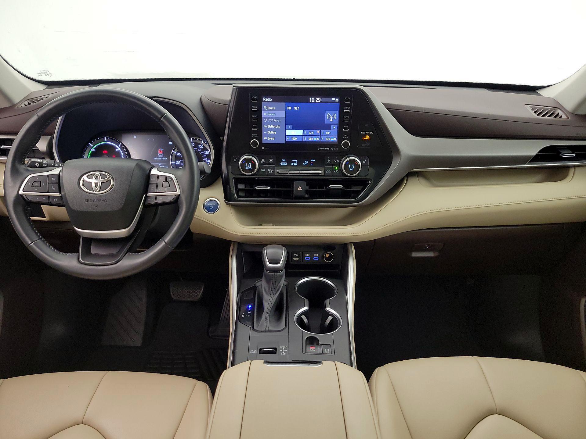 Thumbnail: 2022 Toyota Highlander - 9
