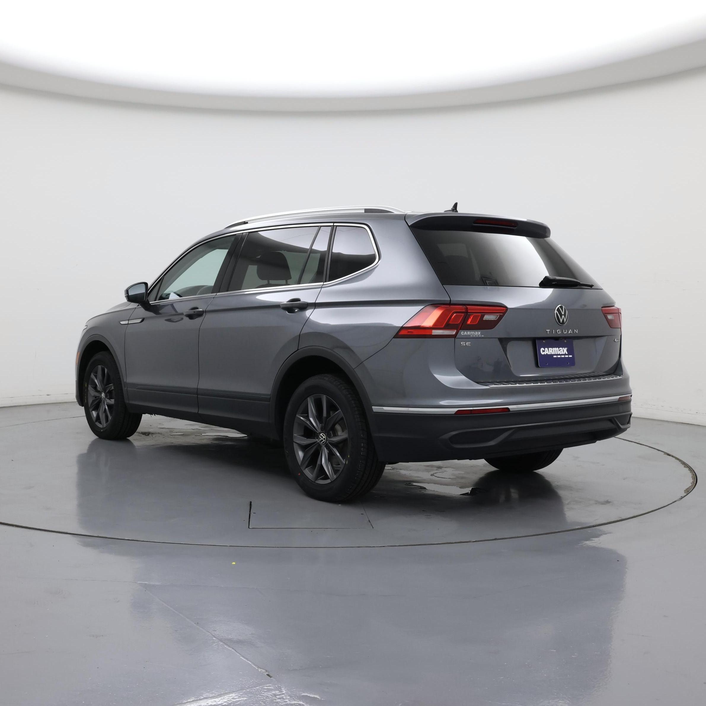 Thumbnail: 2022 Volkswagen Tiguan - 2