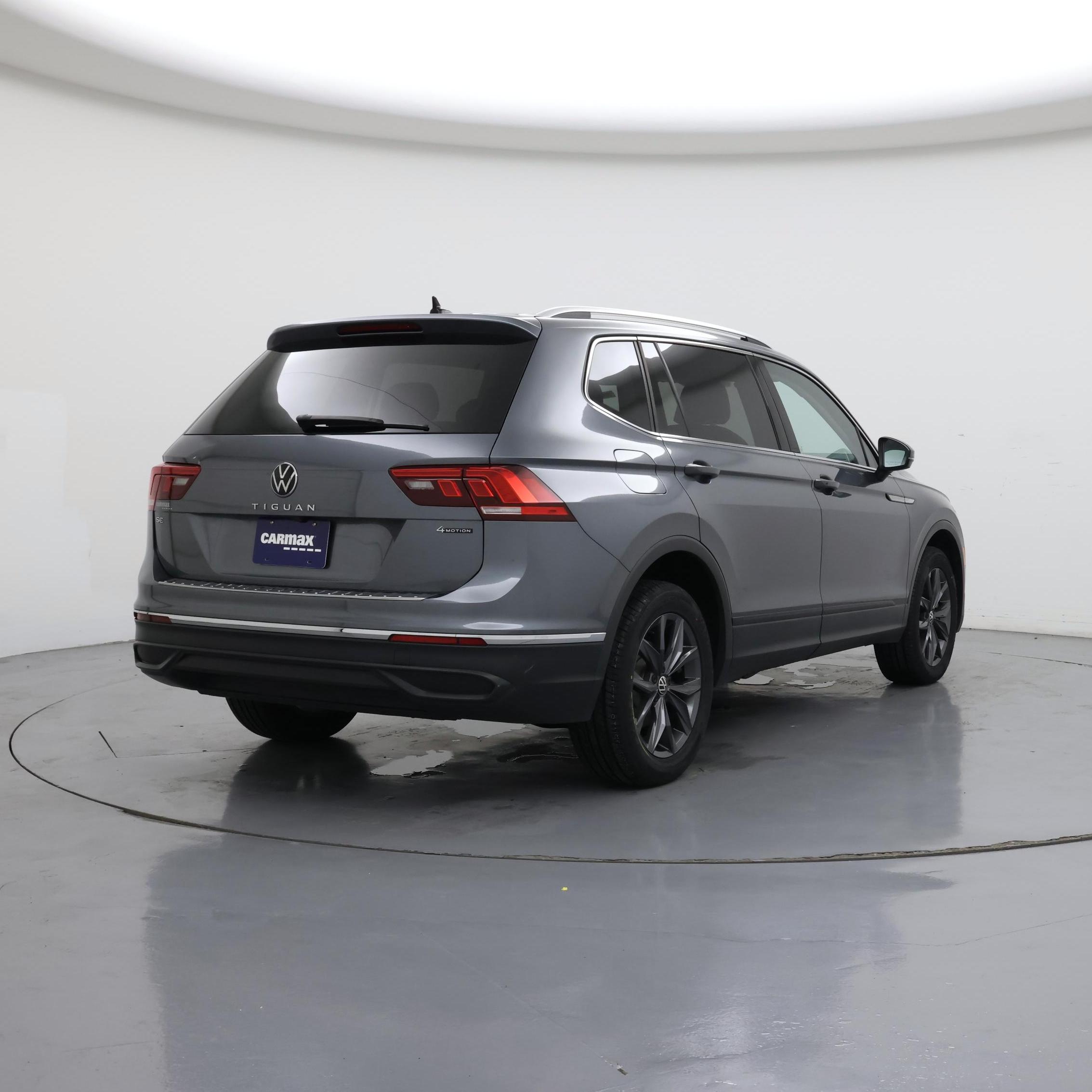 Thumbnail: 2022 Volkswagen Tiguan - 8