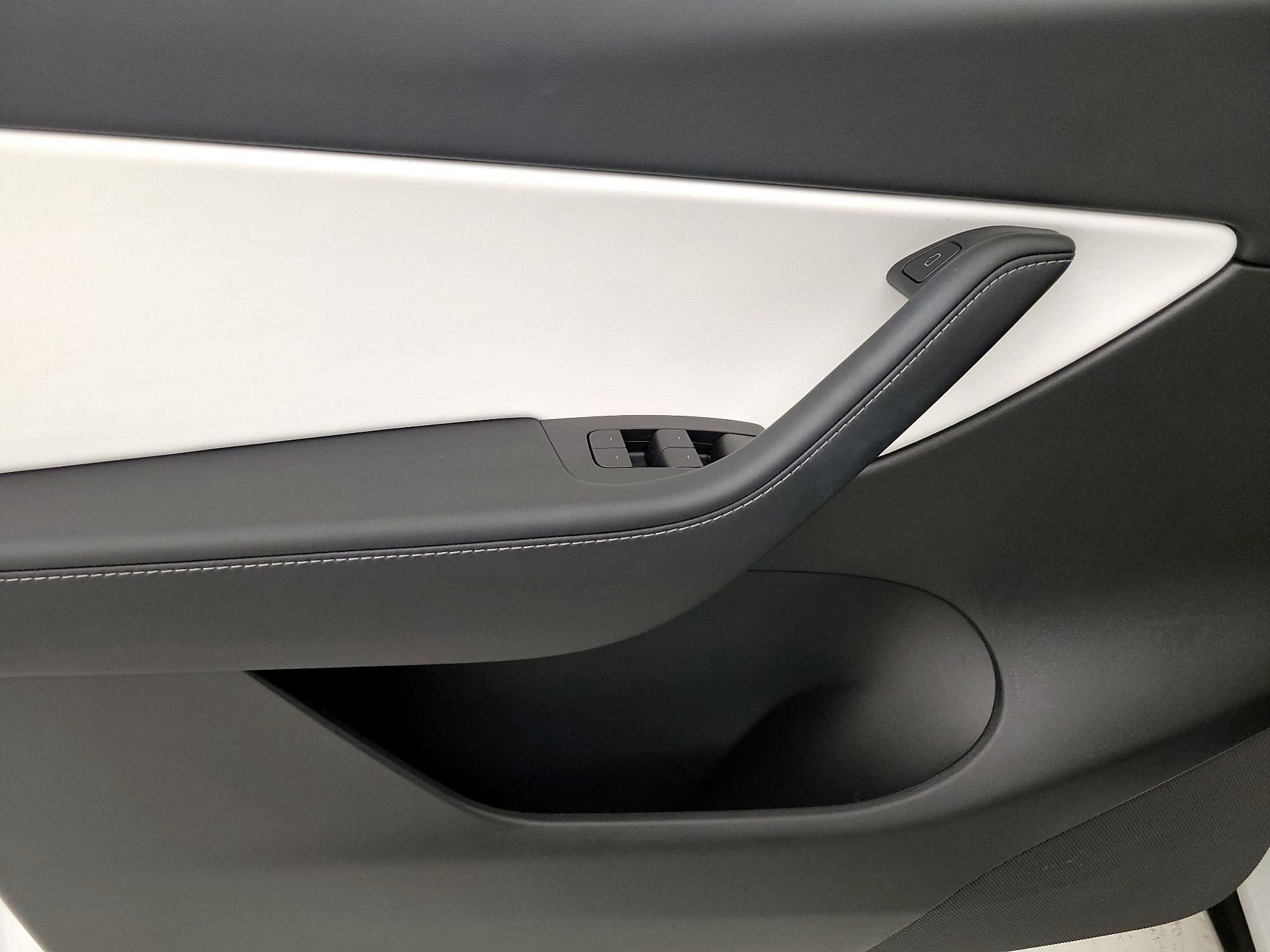 Thumbnail: 2022 Tesla Model Y - 12