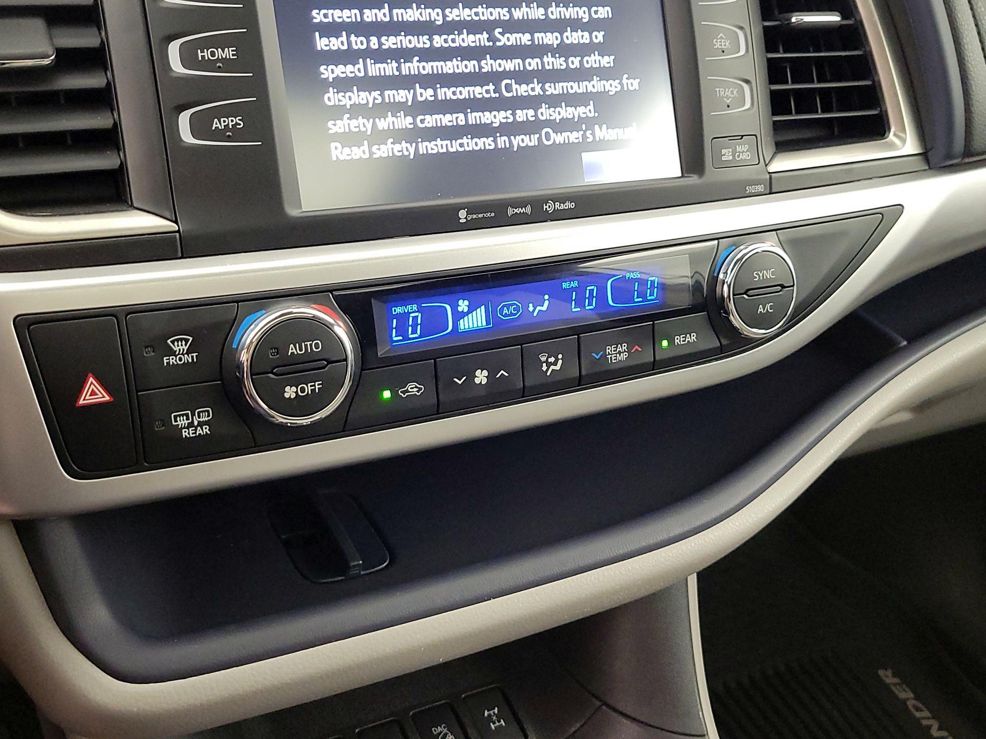 Thumbnail: 2019 Toyota Highlander - 16