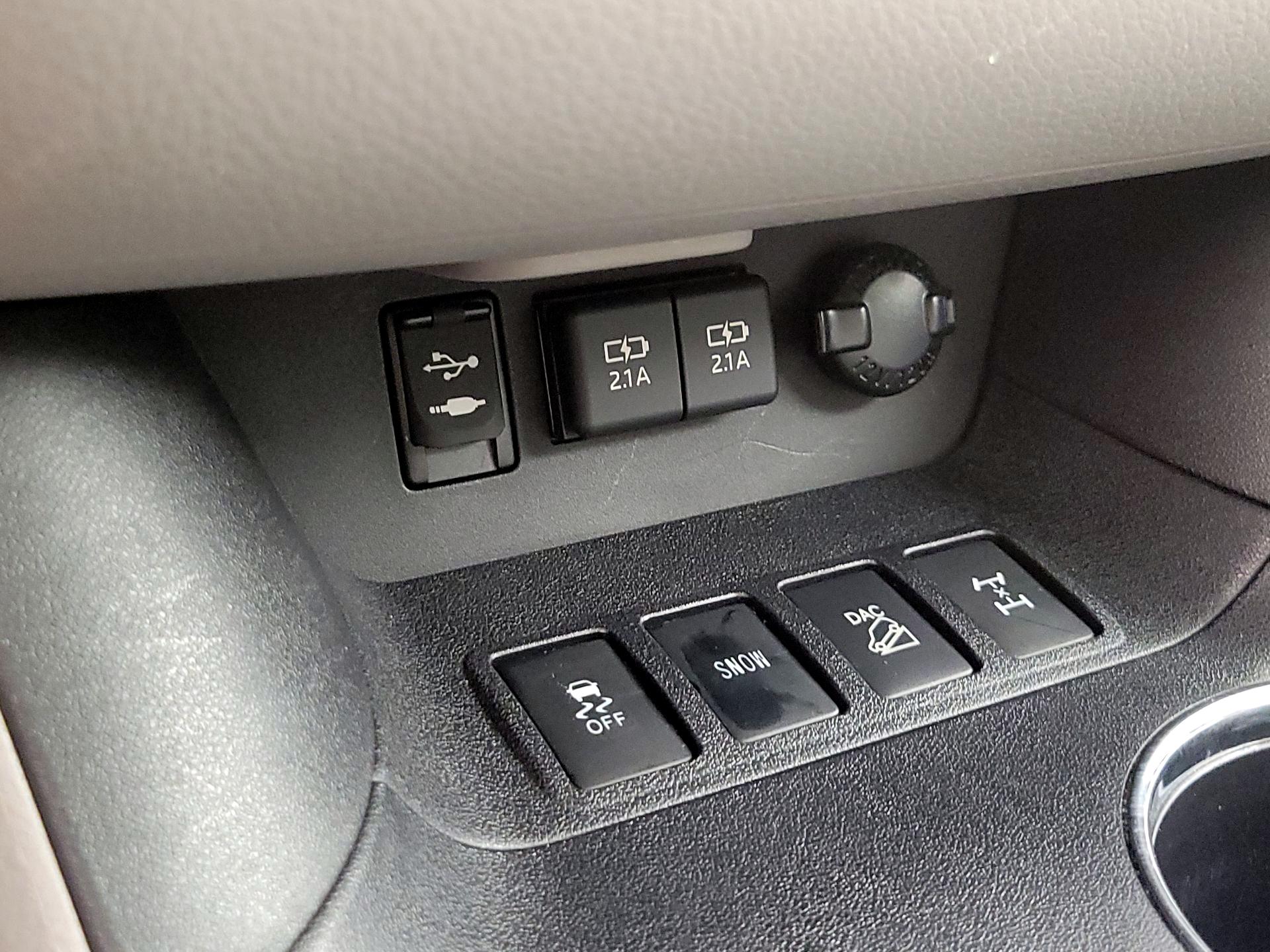 Thumbnail: 2019 Toyota Highlander - 18