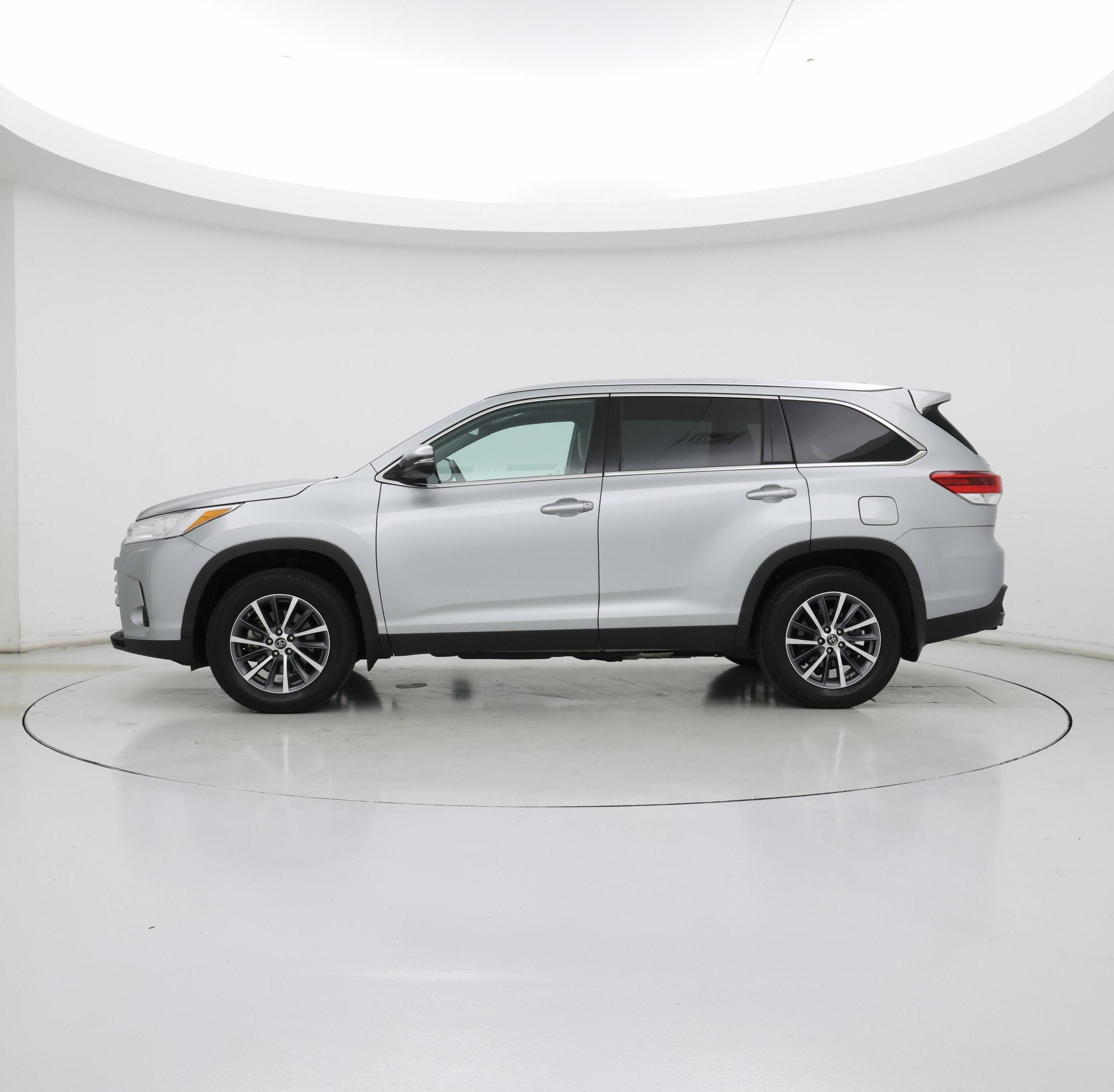 Thumbnail: 2019 Toyota Highlander - 3