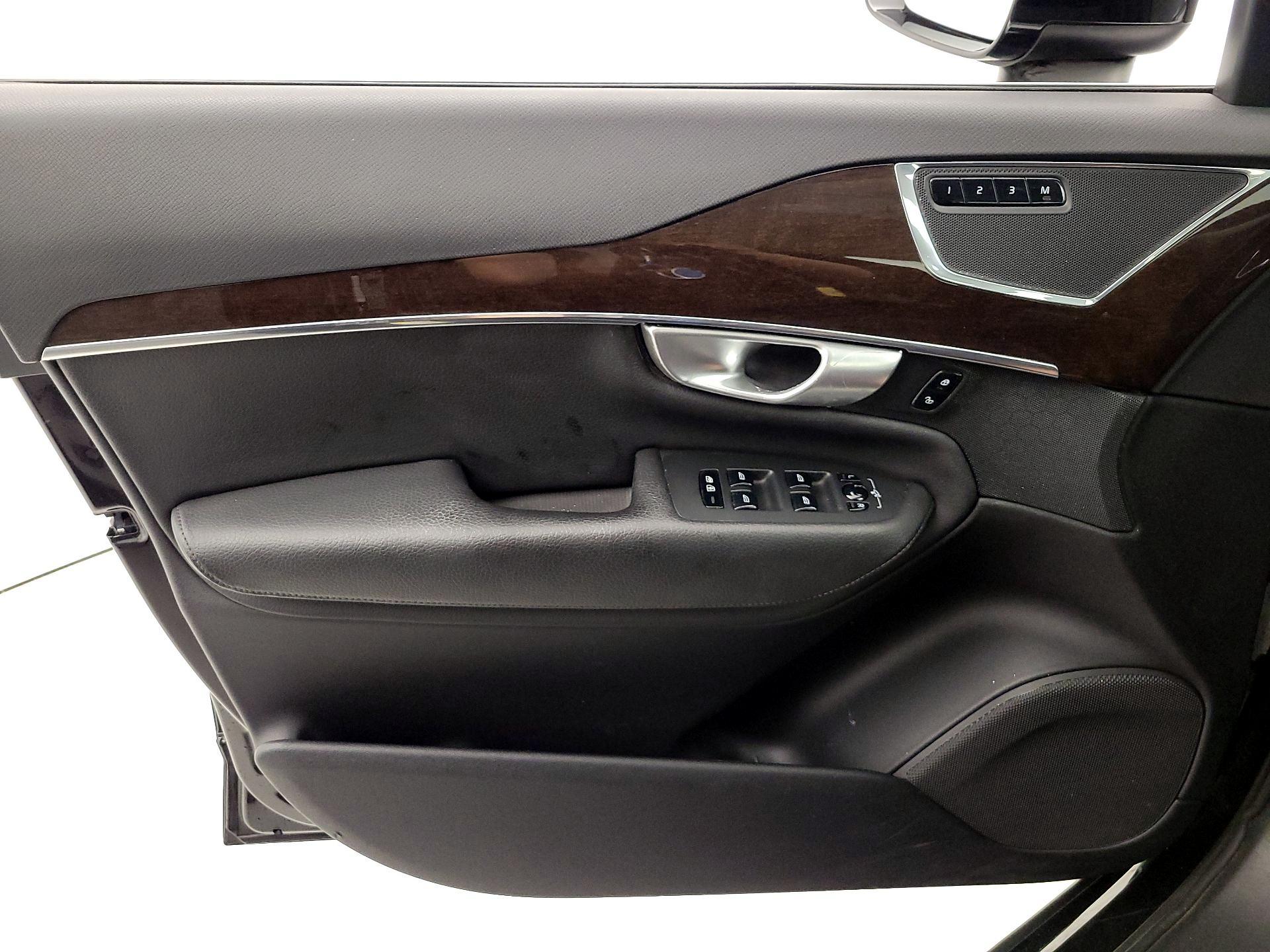 Thumbnail: 2016 Volvo XC90 - 12