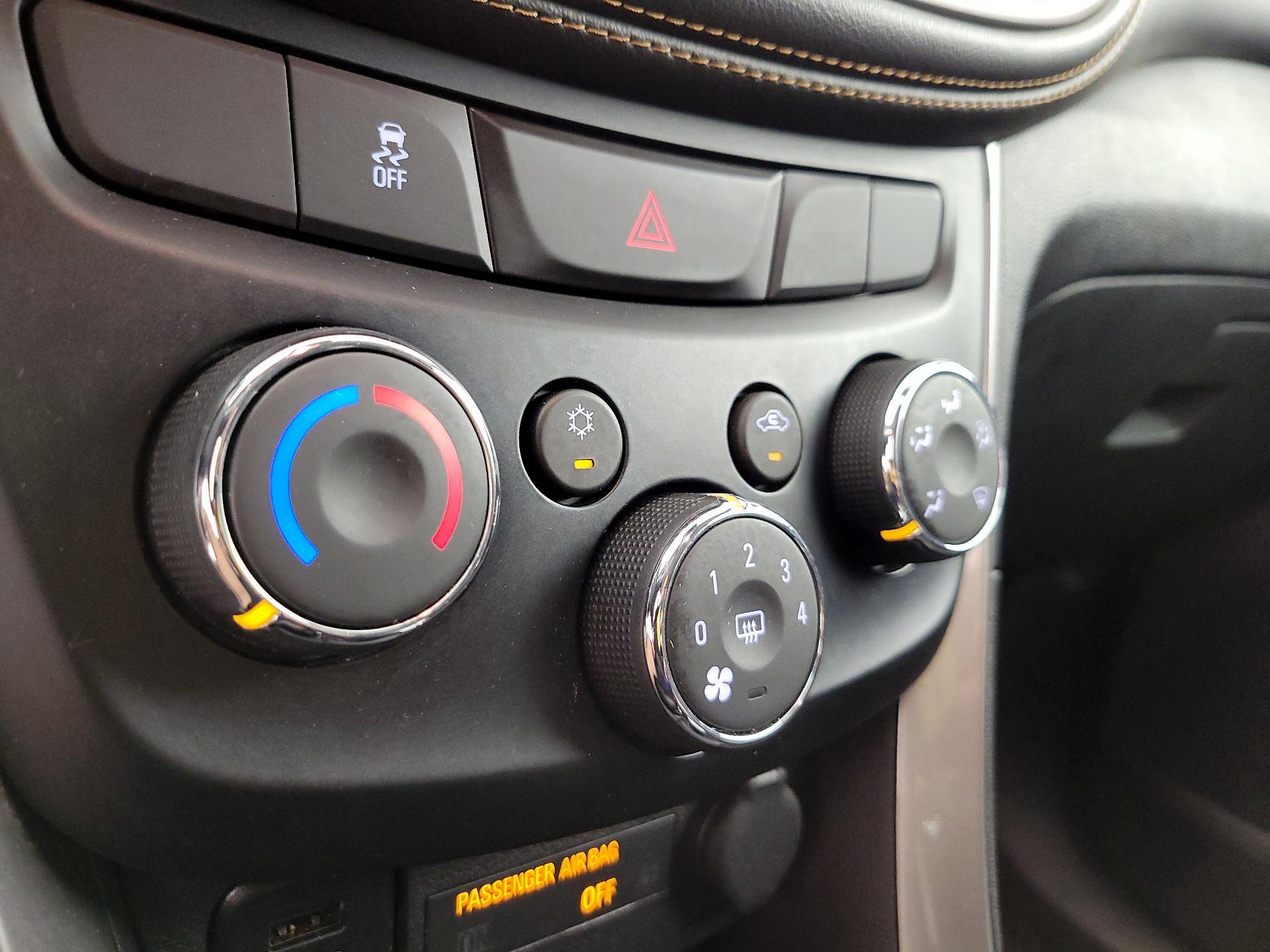 Thumbnail: 2019 Chevrolet Trax - 17