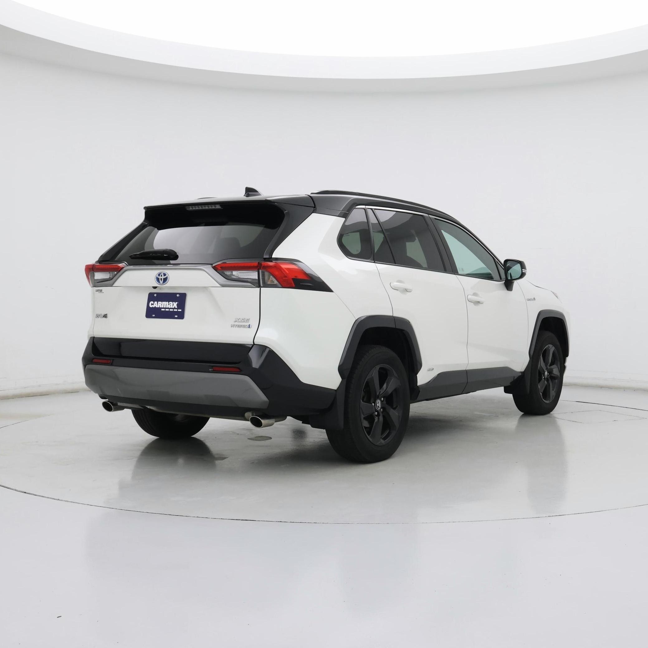 Thumbnail: 2021 Toyota RAV4 - 8