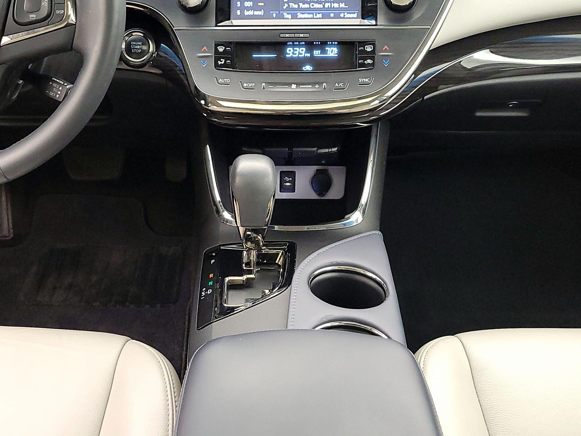 Thumbnail: 2015 Toyota Avalon - 18