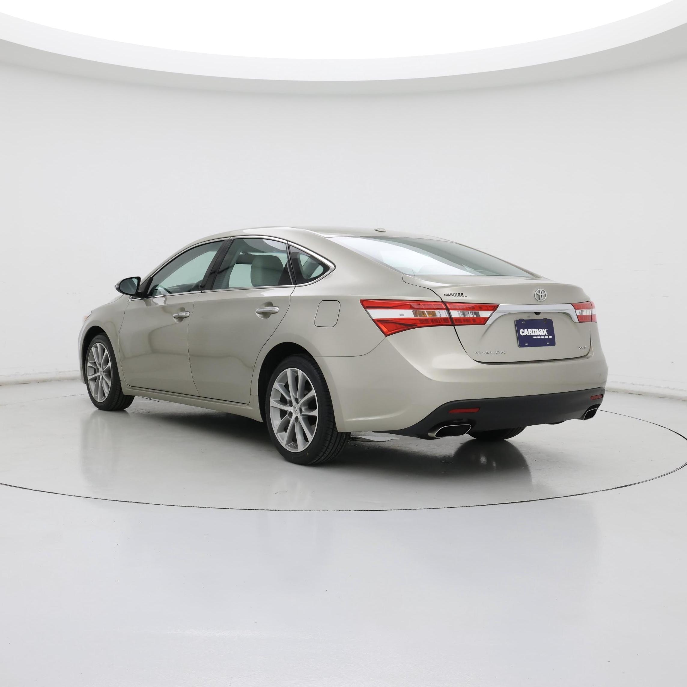 Thumbnail: 2015 Toyota Avalon - 2
