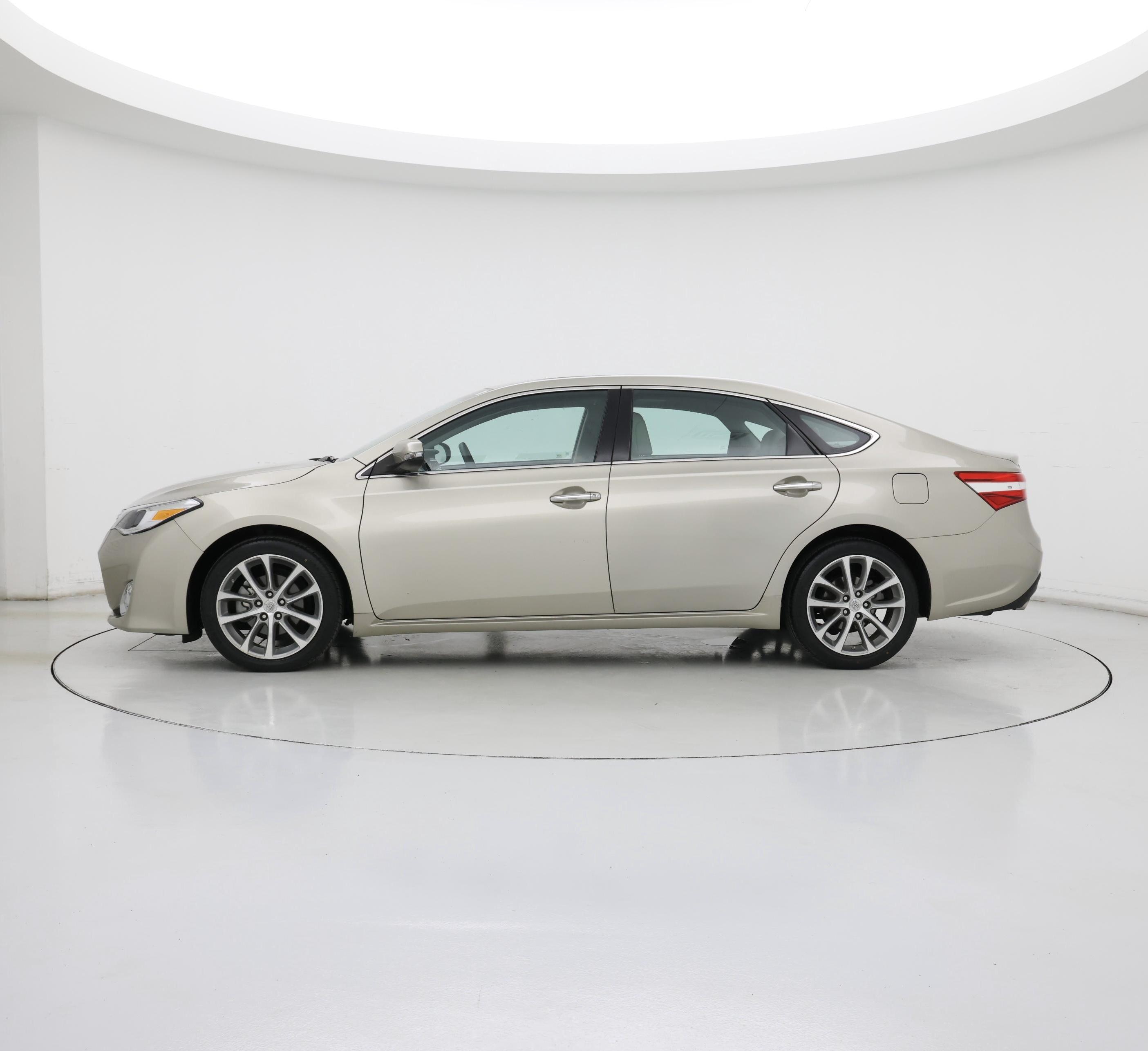 Thumbnail: 2015 Toyota Avalon - 3