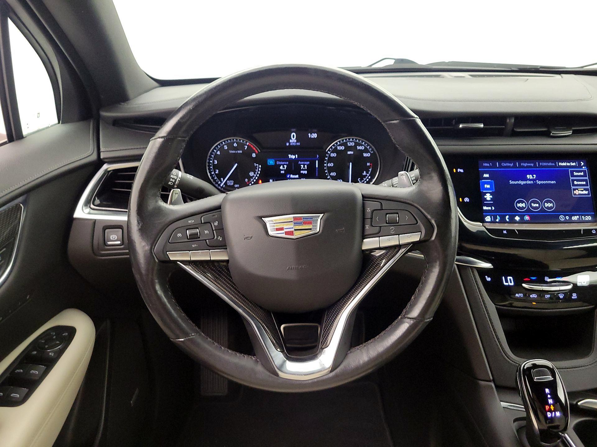 Thumbnail: 2022 Cadillac XT6 - 10