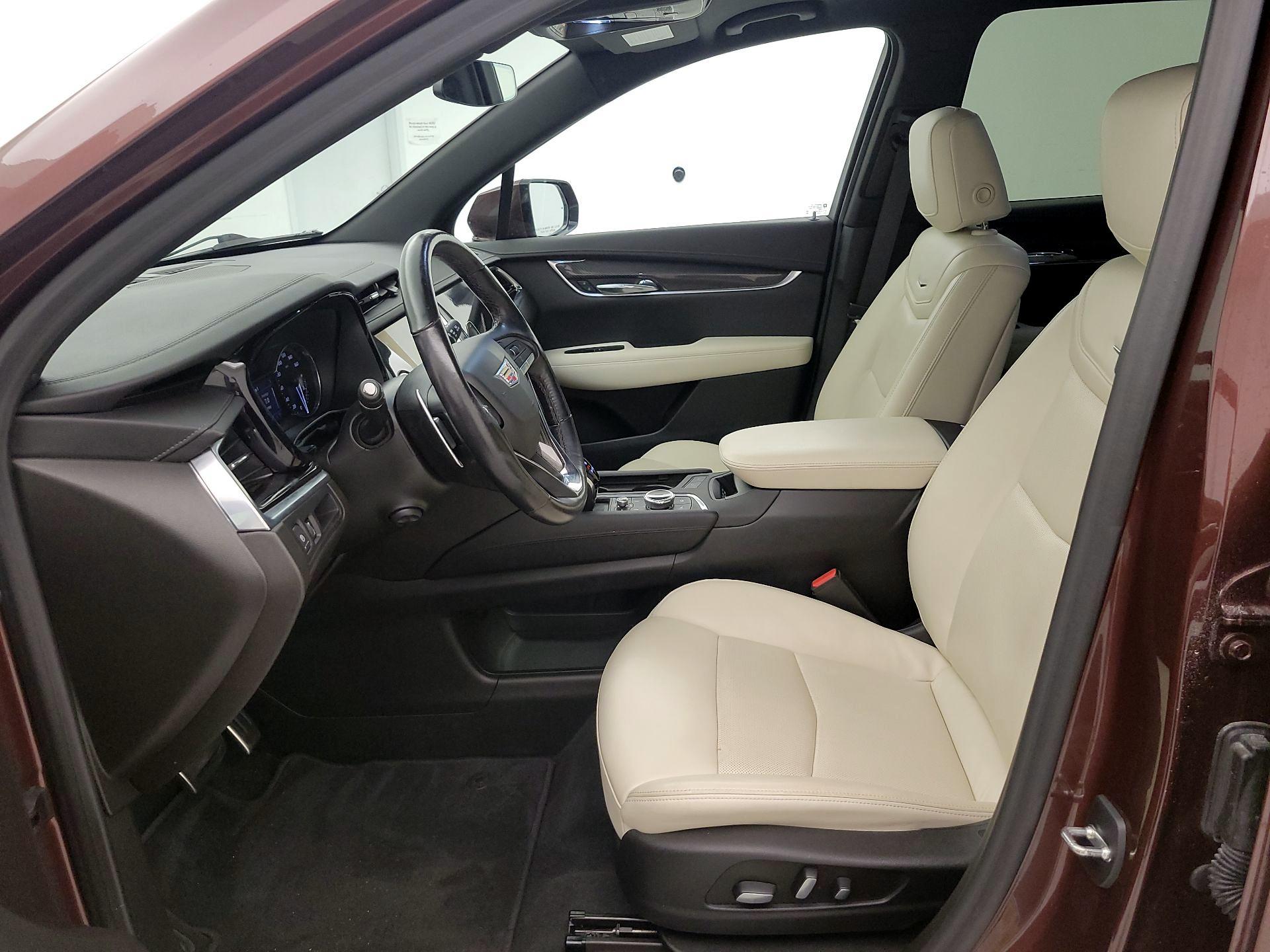 Thumbnail: 2022 Cadillac XT6 - 11