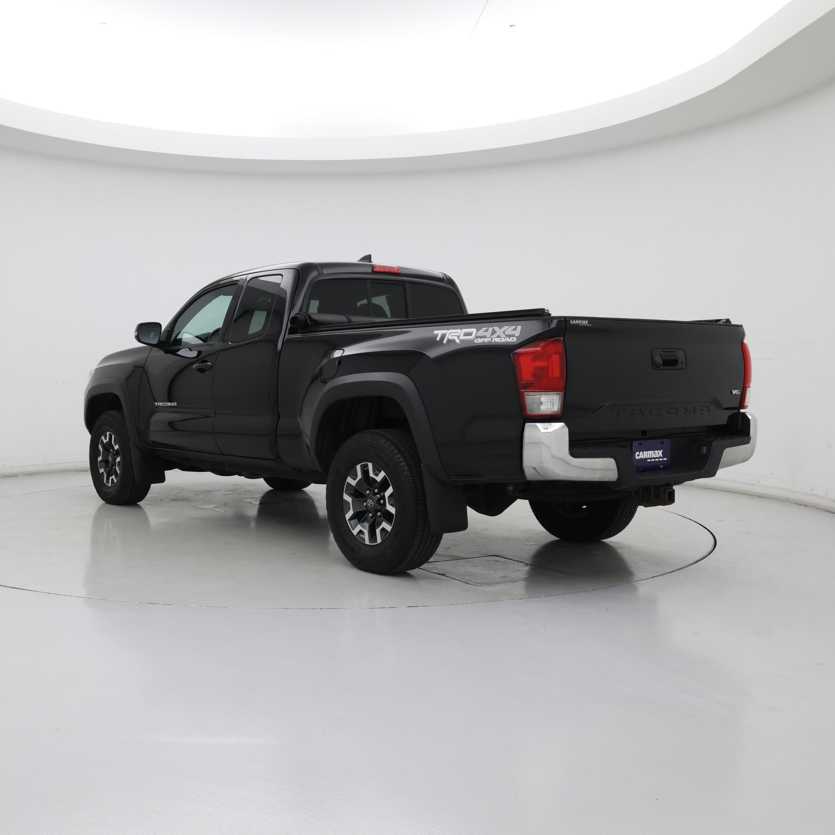 Thumbnail: 2016 Toyota Tacoma - 2