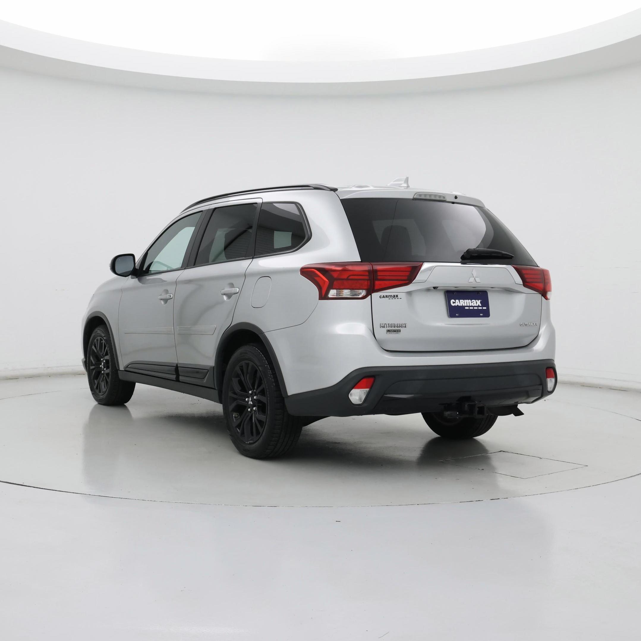 Thumbnail: 2018 Mitsubishi Outlander - 2