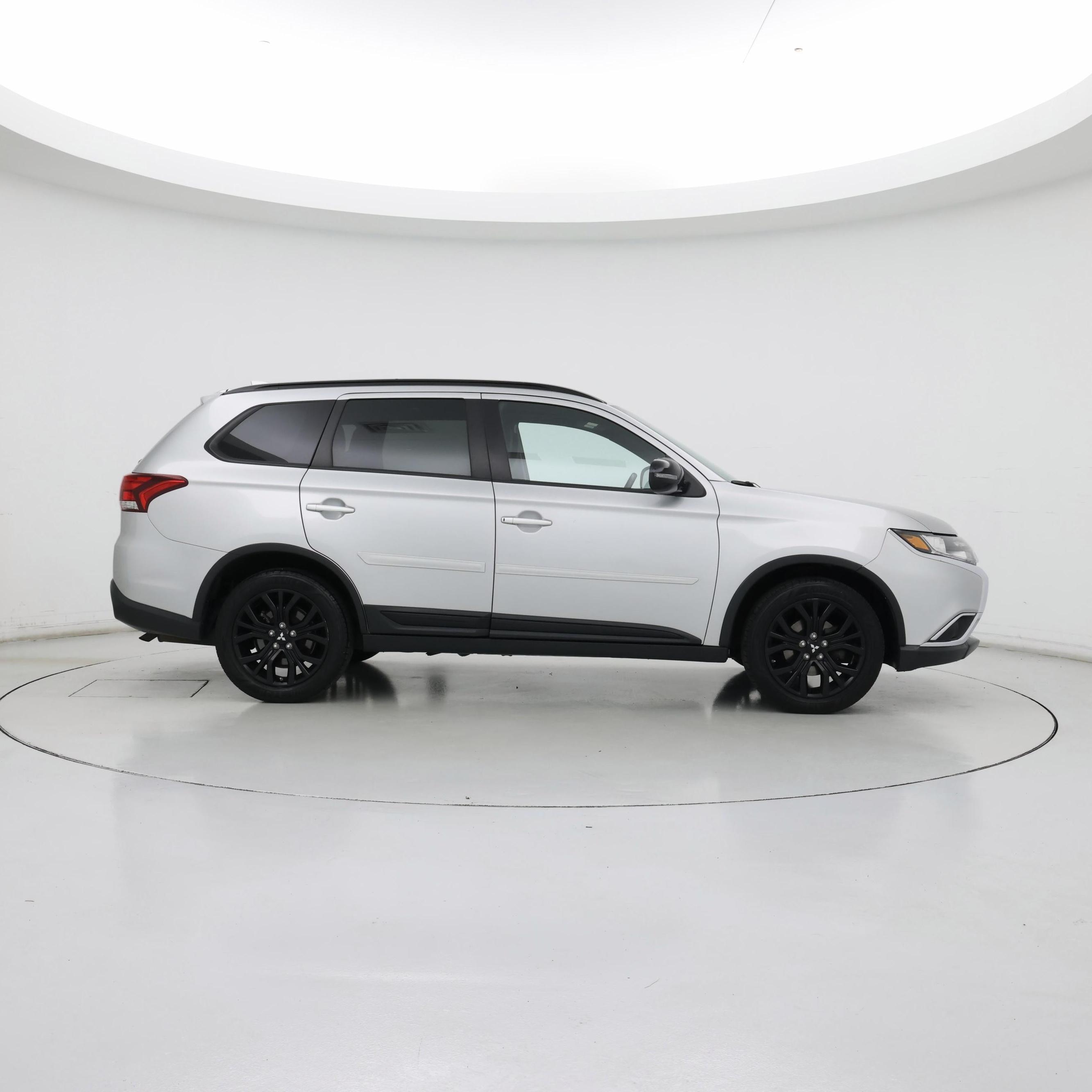Thumbnail: 2018 Mitsubishi Outlander - 7