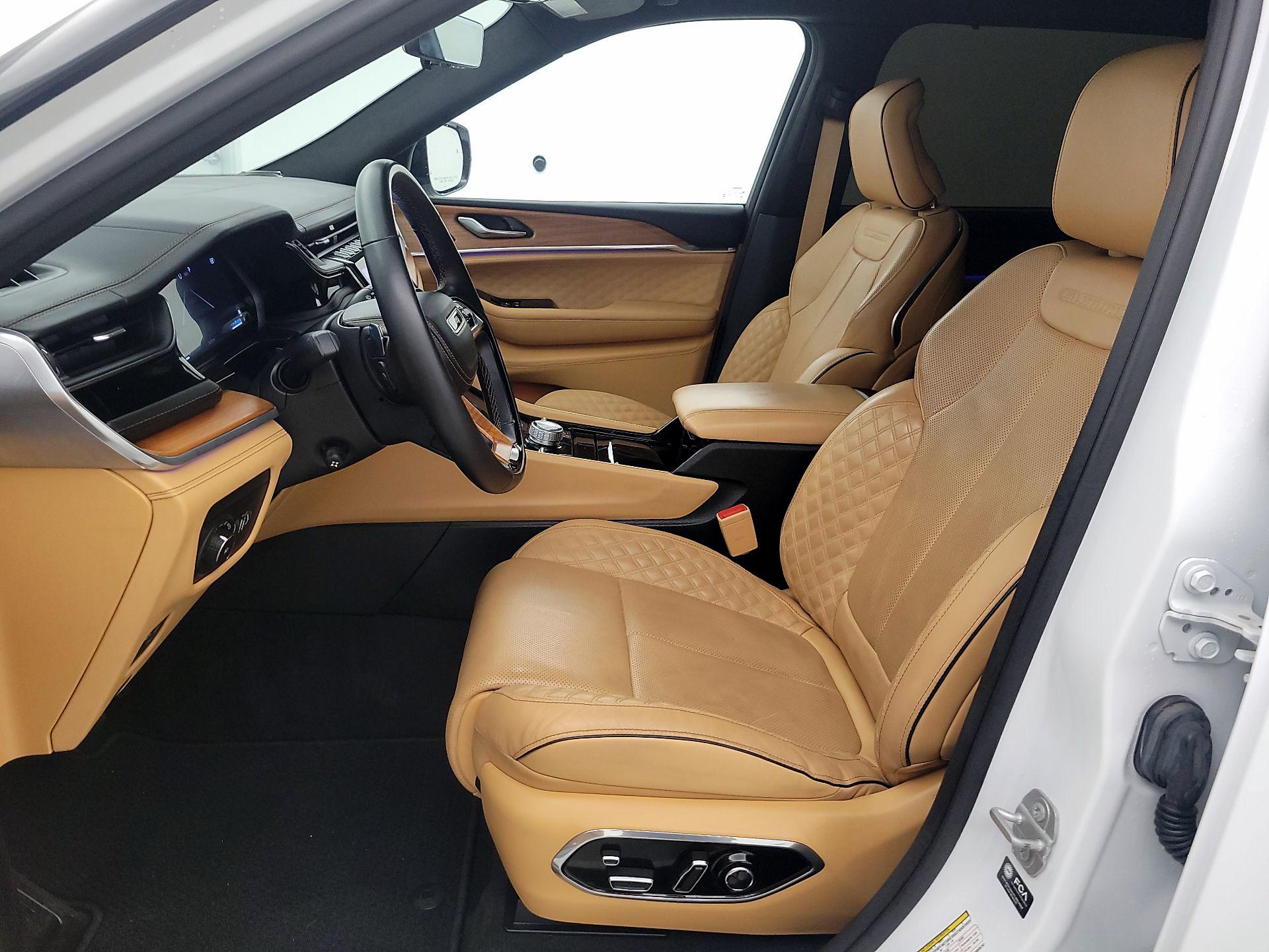 Thumbnail: 2022 Jeep Grand Cherokee L - 11