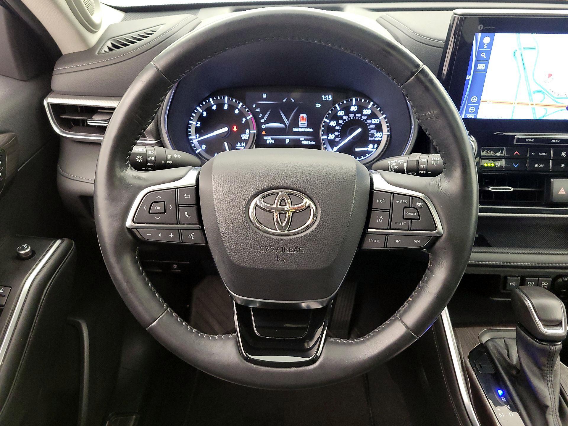 Thumbnail: 2021 Toyota Highlander - 10