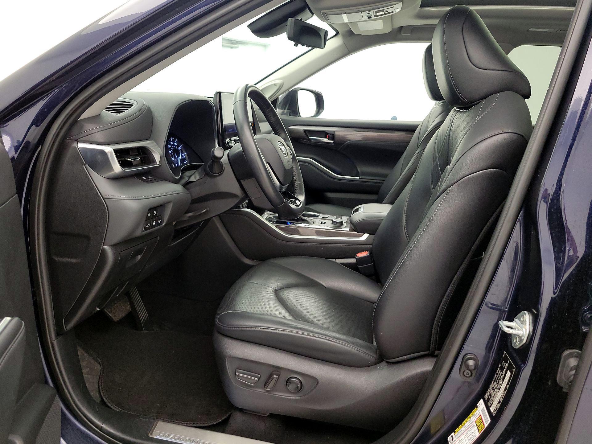 Thumbnail: 2021 Toyota Highlander - 11