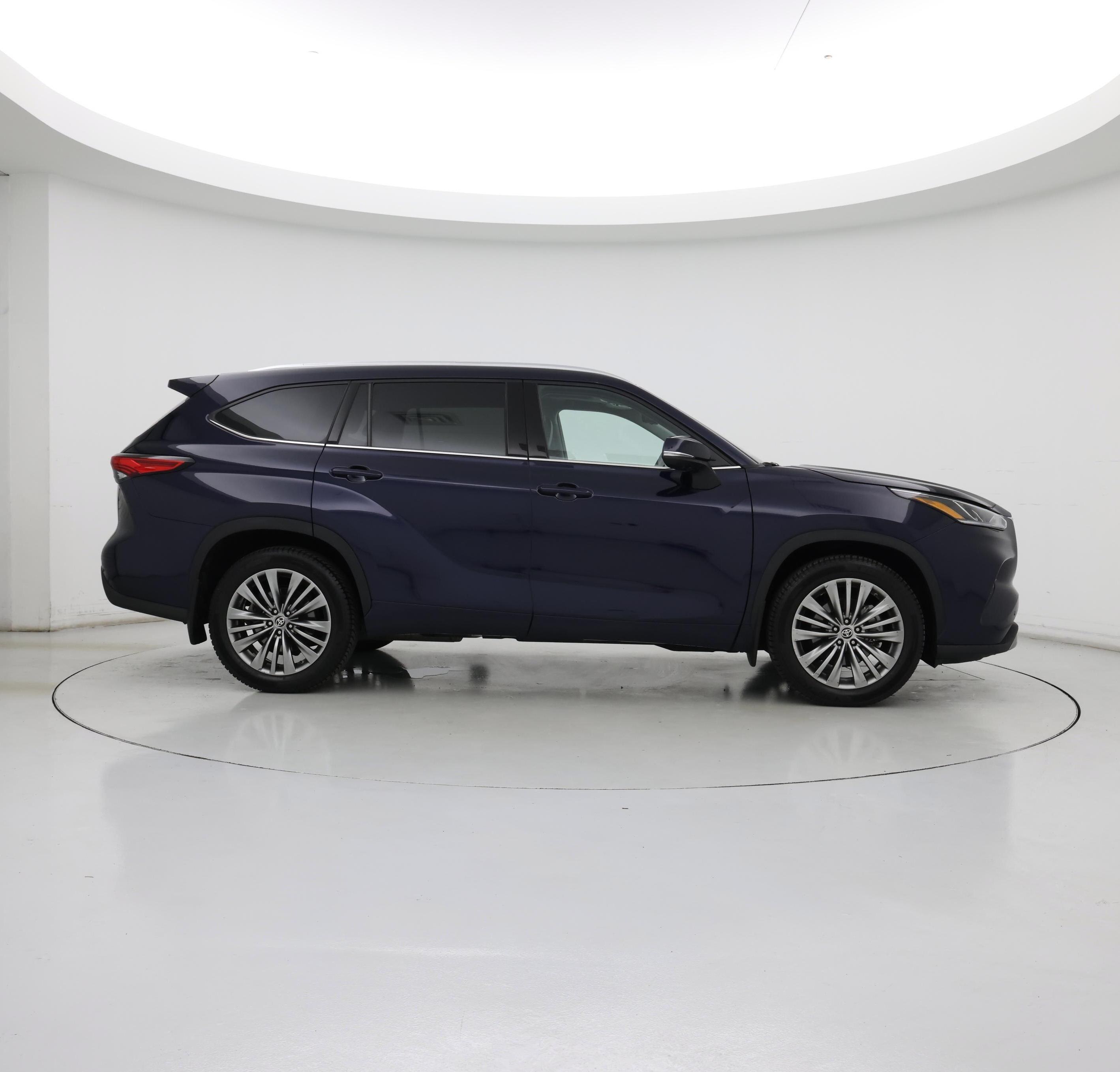 Thumbnail: 2021 Toyota Highlander - 7