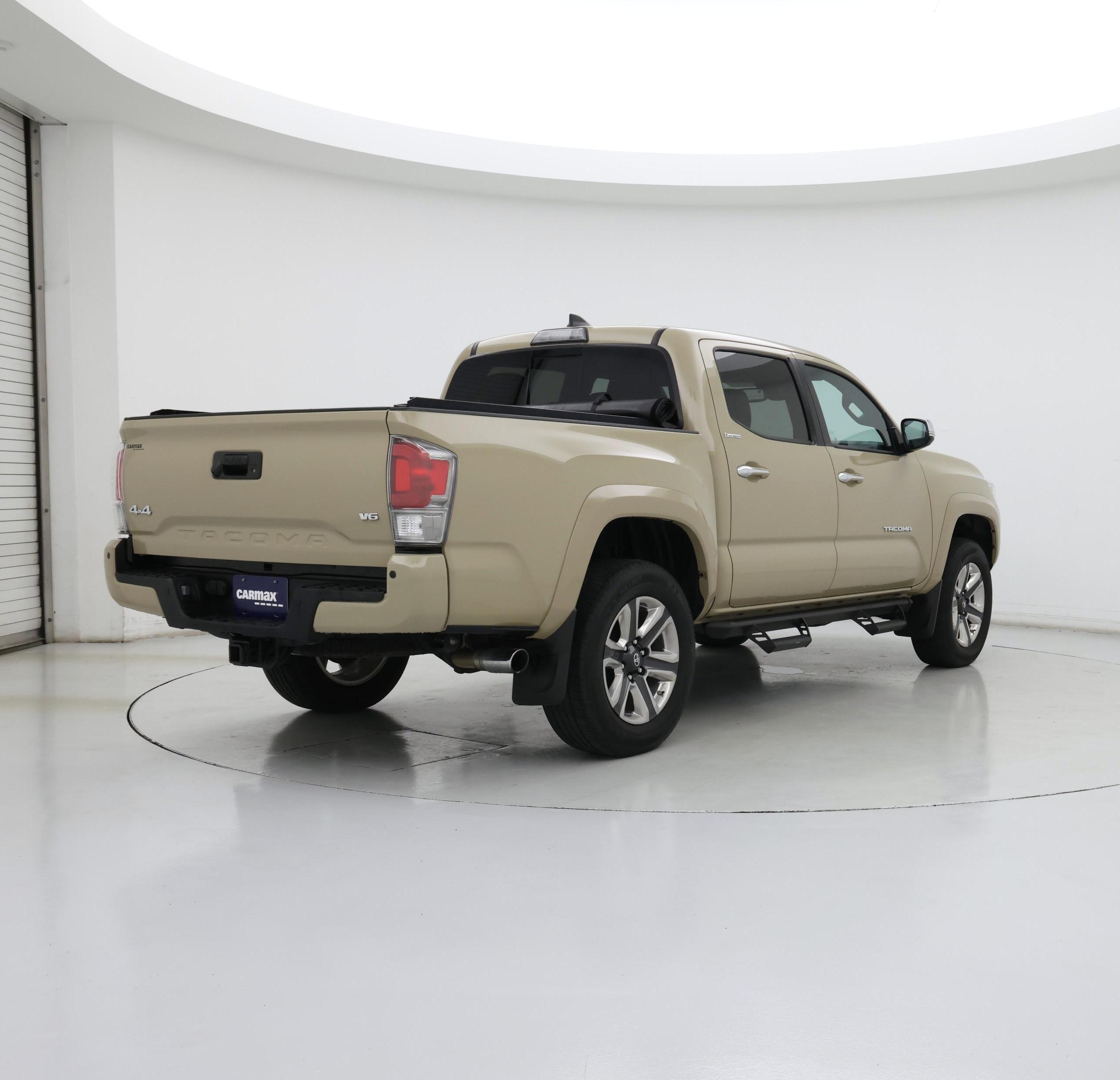Thumbnail: 2018 Toyota Tacoma - 8