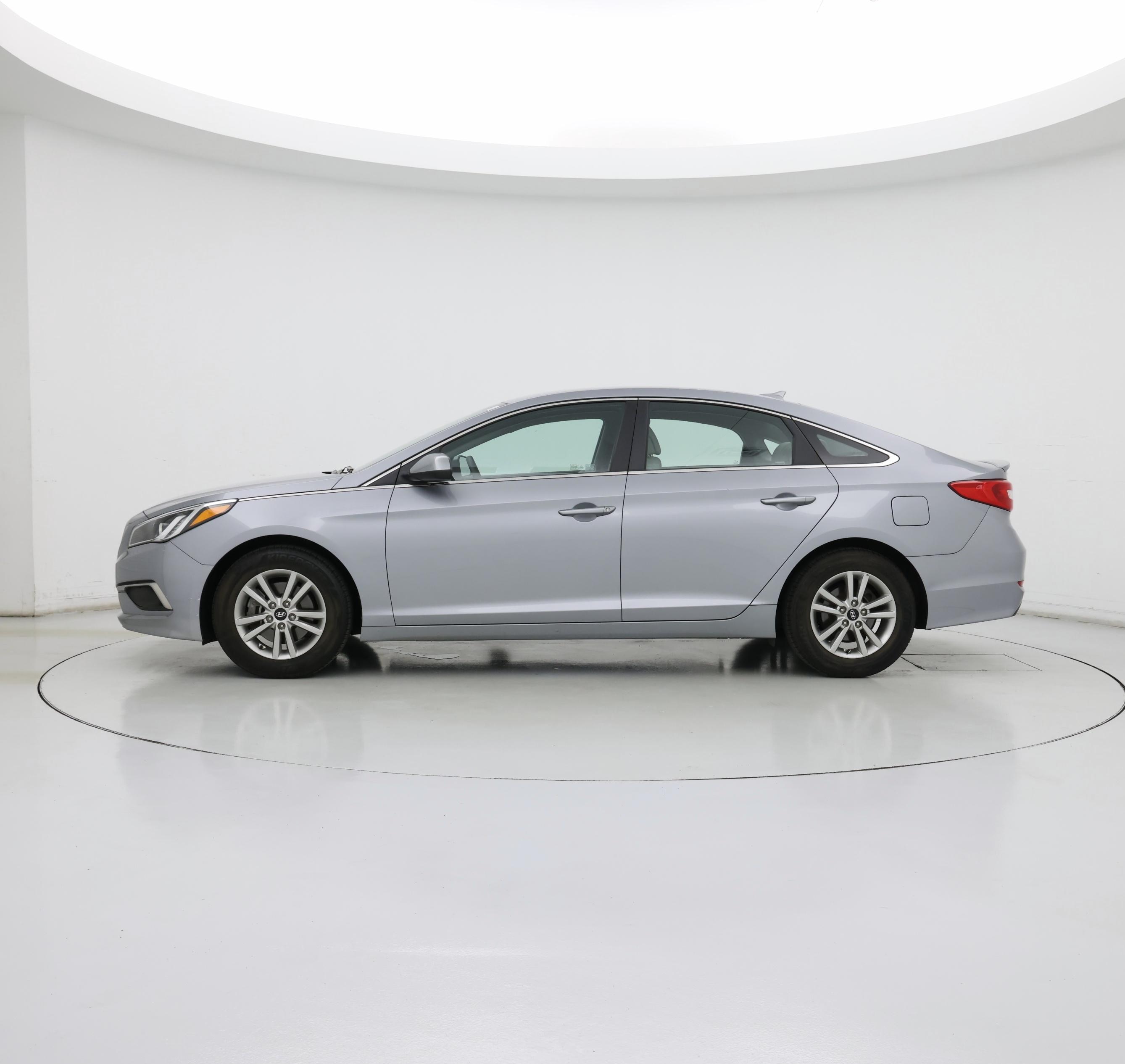 Thumbnail: 2017 Hyundai Sonata - 3