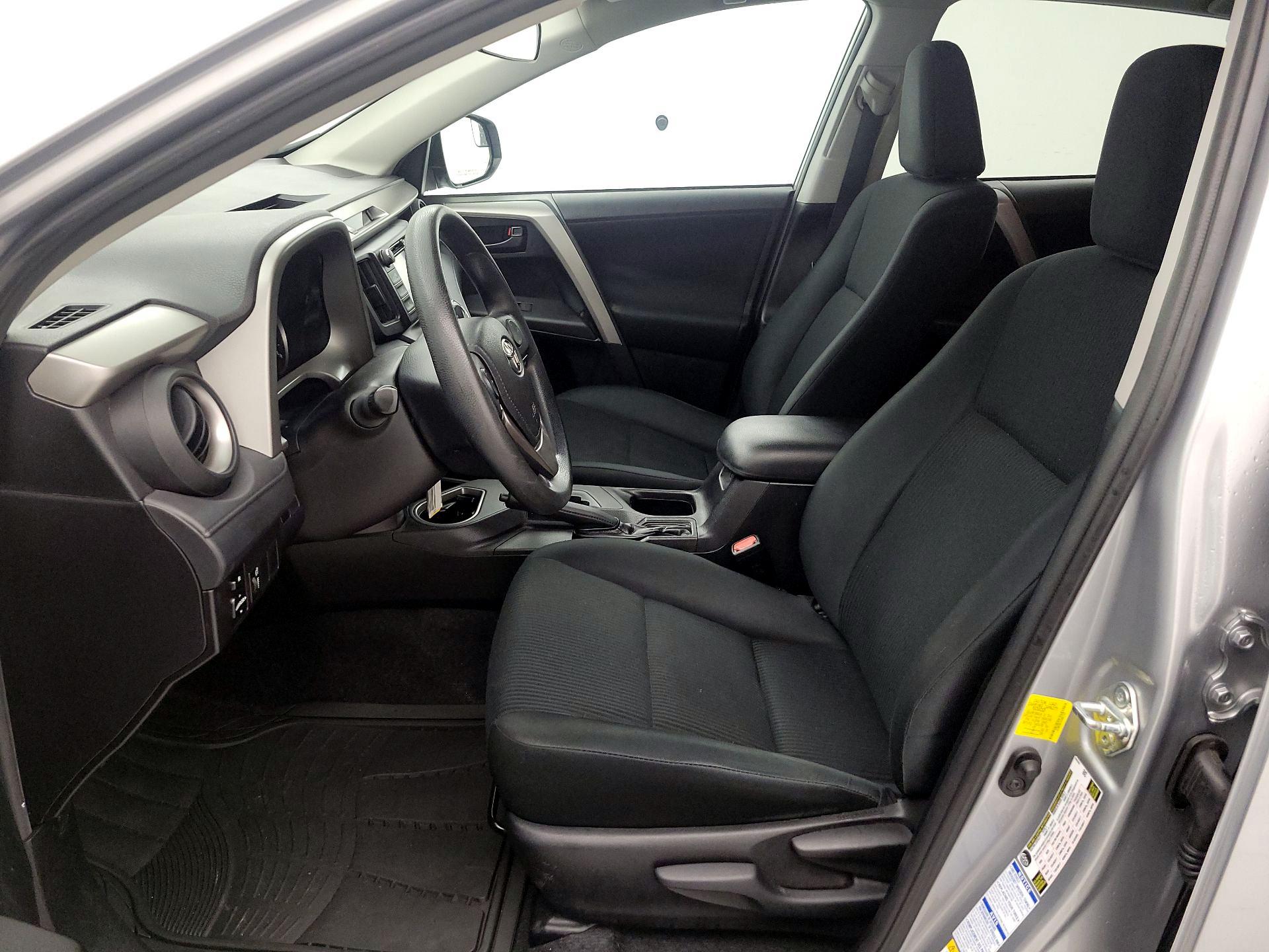 Thumbnail: 2016 Toyota RAV4 - 11