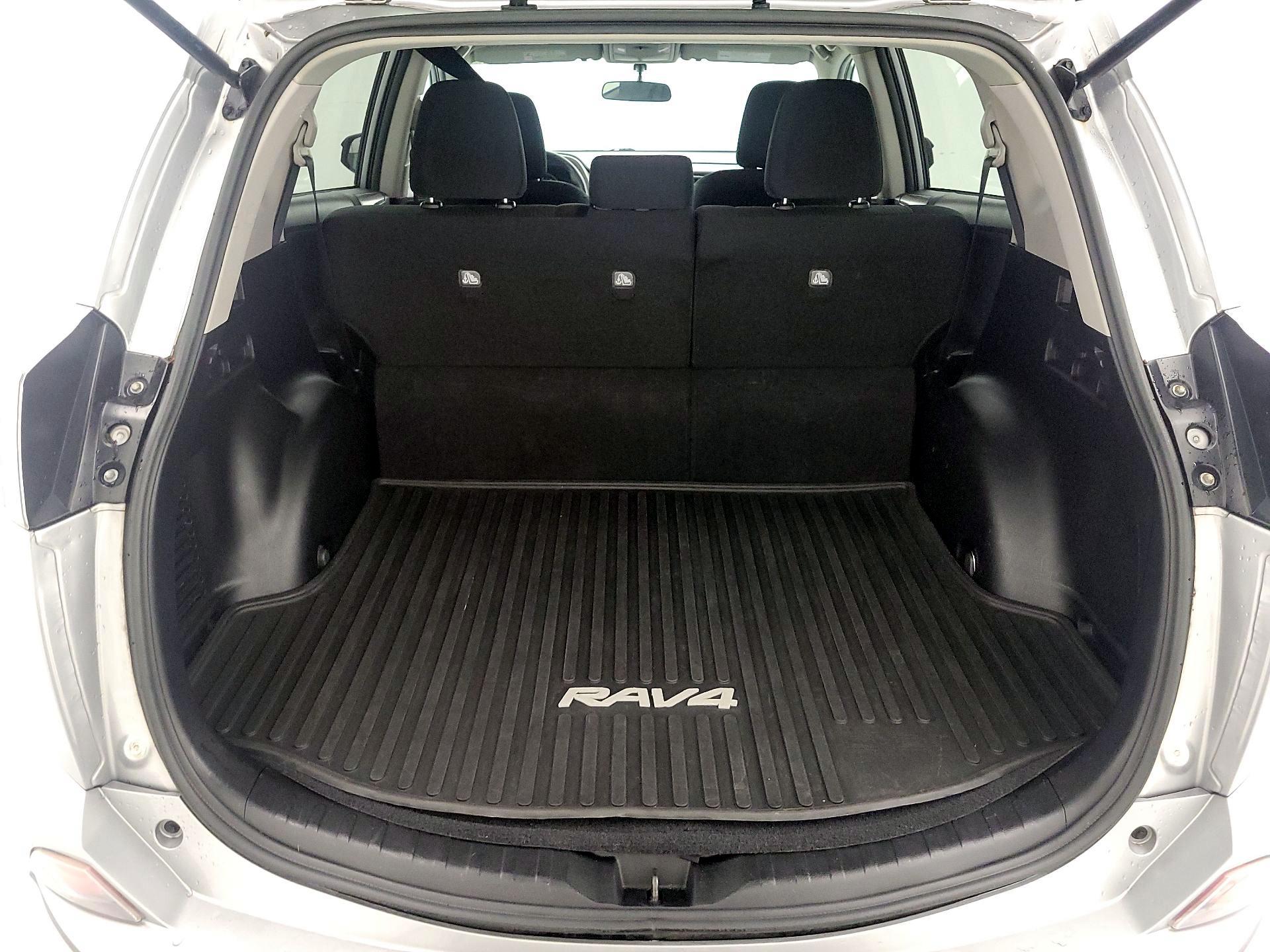 Thumbnail: 2016 Toyota RAV4 - 20