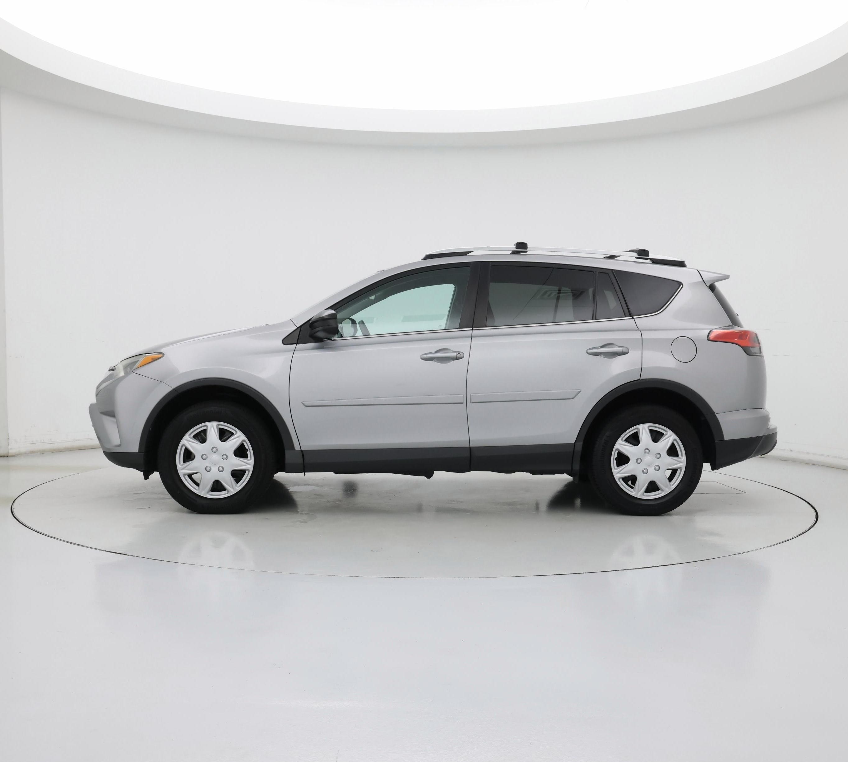 Thumbnail: 2016 Toyota RAV4 - 3