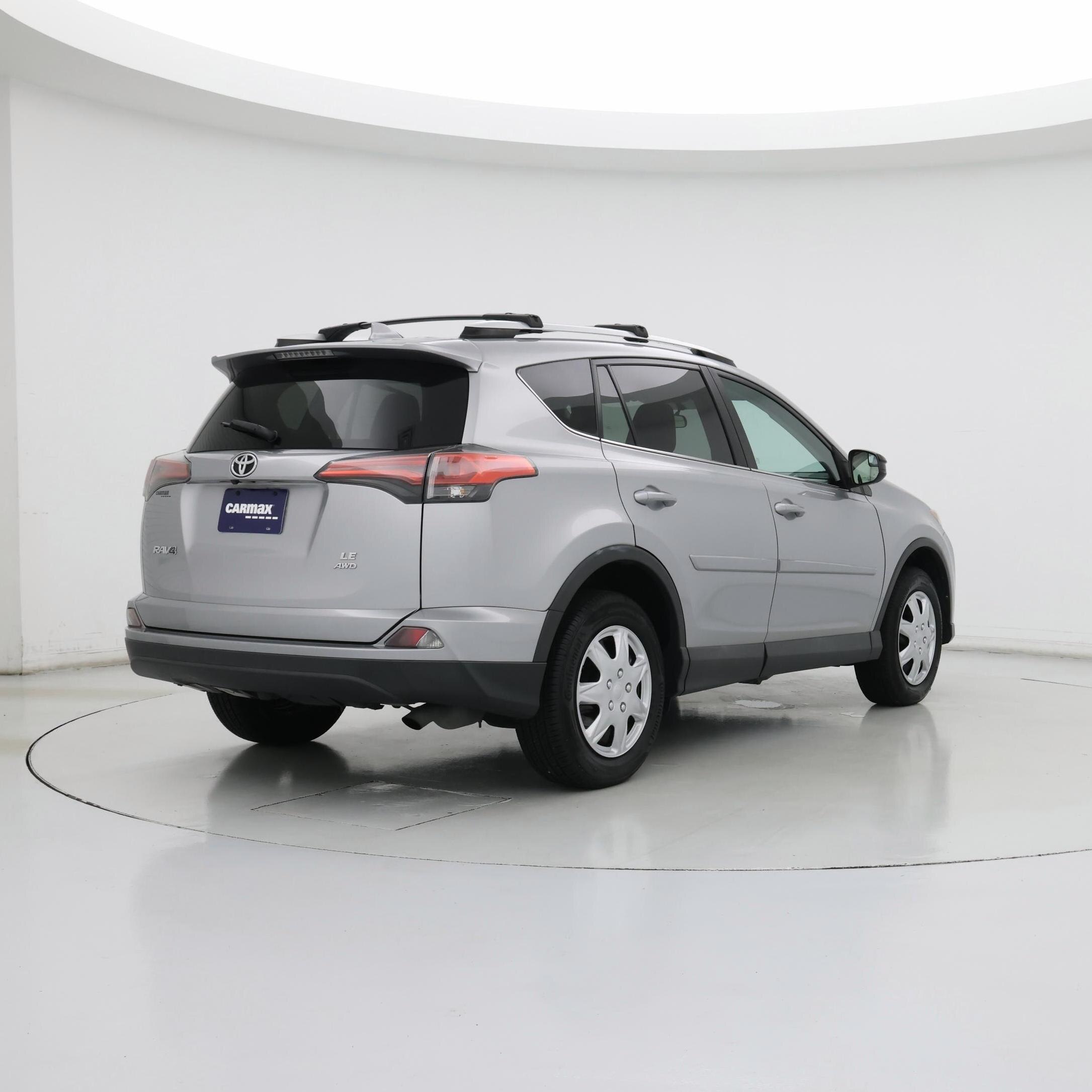 Thumbnail: 2016 Toyota RAV4 - 8